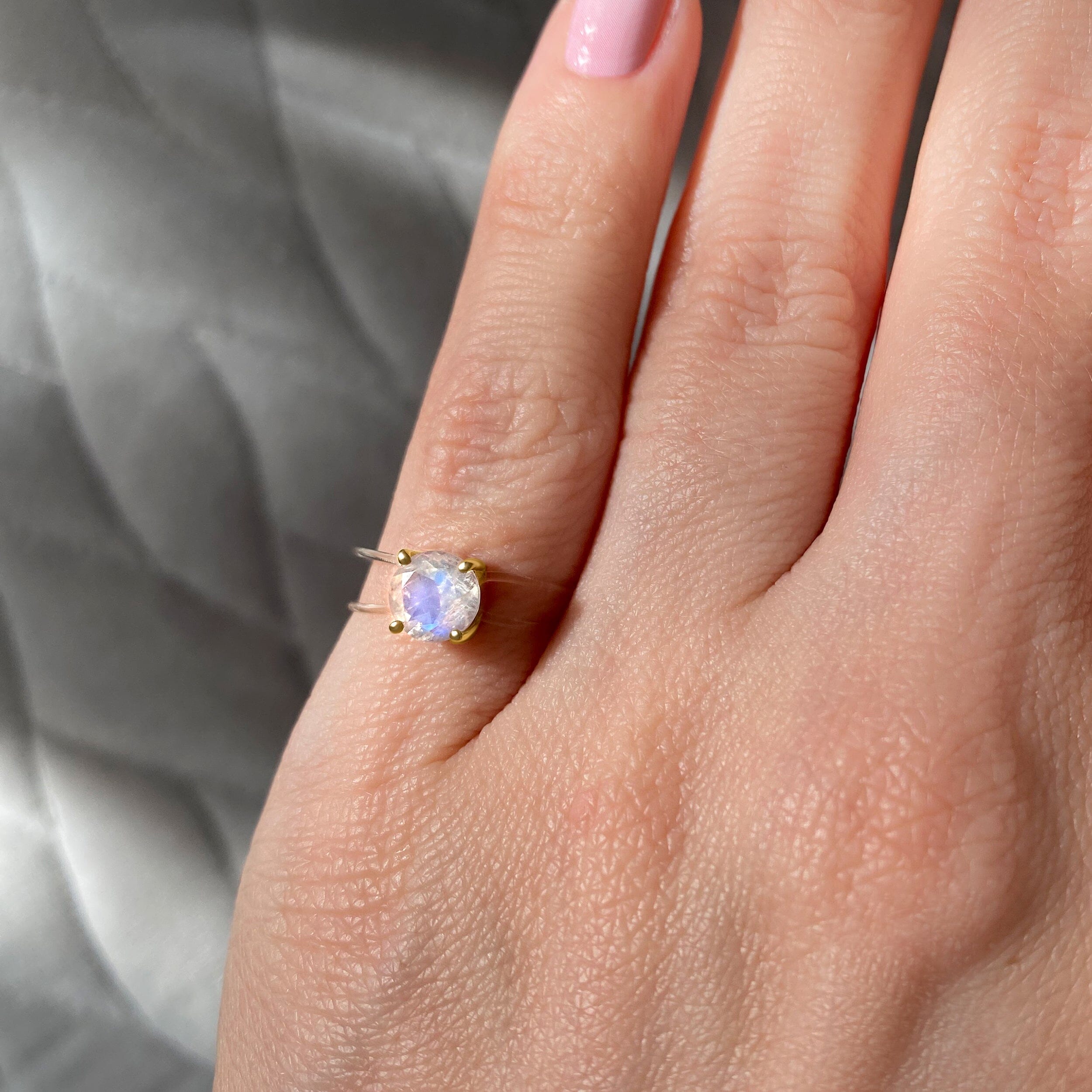 Moonstone Ring - Floating Gem、mySite、hinf8tx79