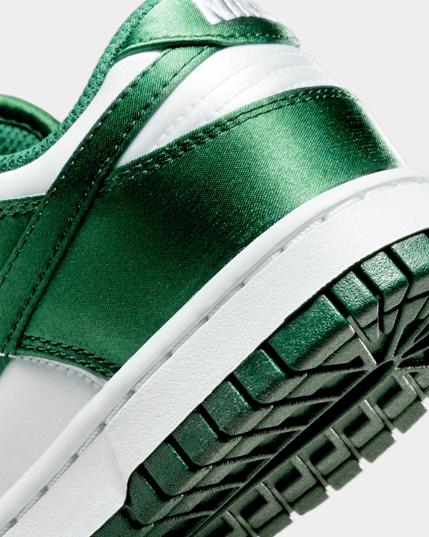 Nike Women's Dunk Low Satin Green White/Team Green、mySite、zt4zffjzw