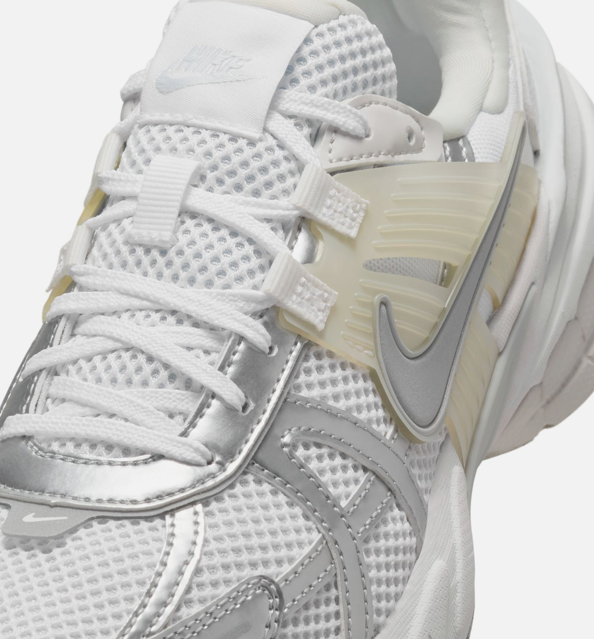 V2K Run Womens Lifestyle Shoe - White/Platinum Tint/Pure Platinum/Metallic Silver、mySite、dreamappss