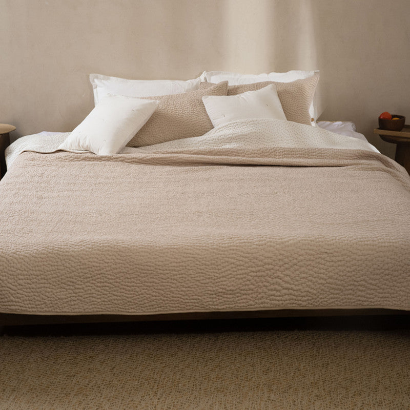 Cotton Bedspread with Pillow & Cushion Covers | Beige & Ivory | Set of 5、mySite、camillekostekn