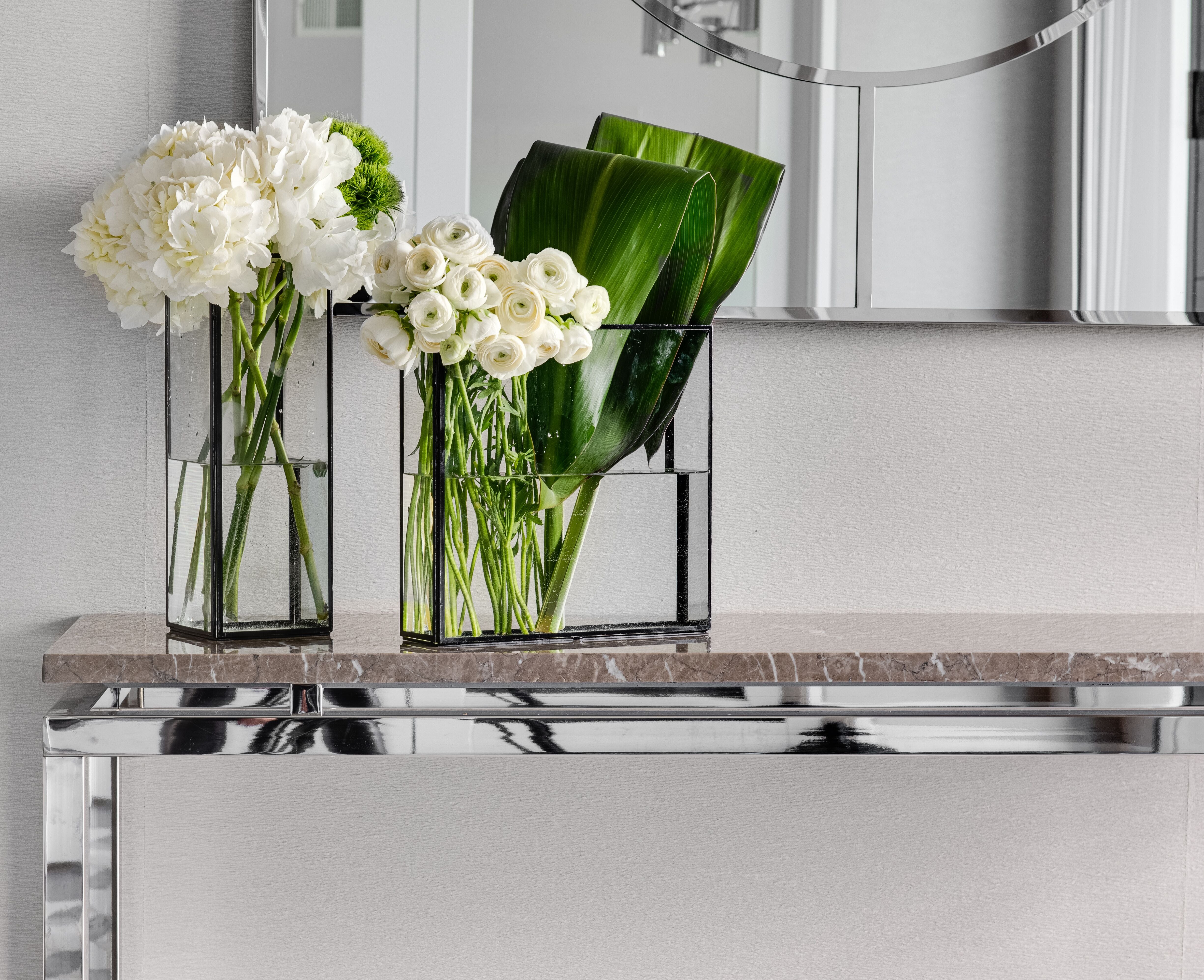  Factor Tall Glass Vase with Black Trim、mySite、elrpsem3k