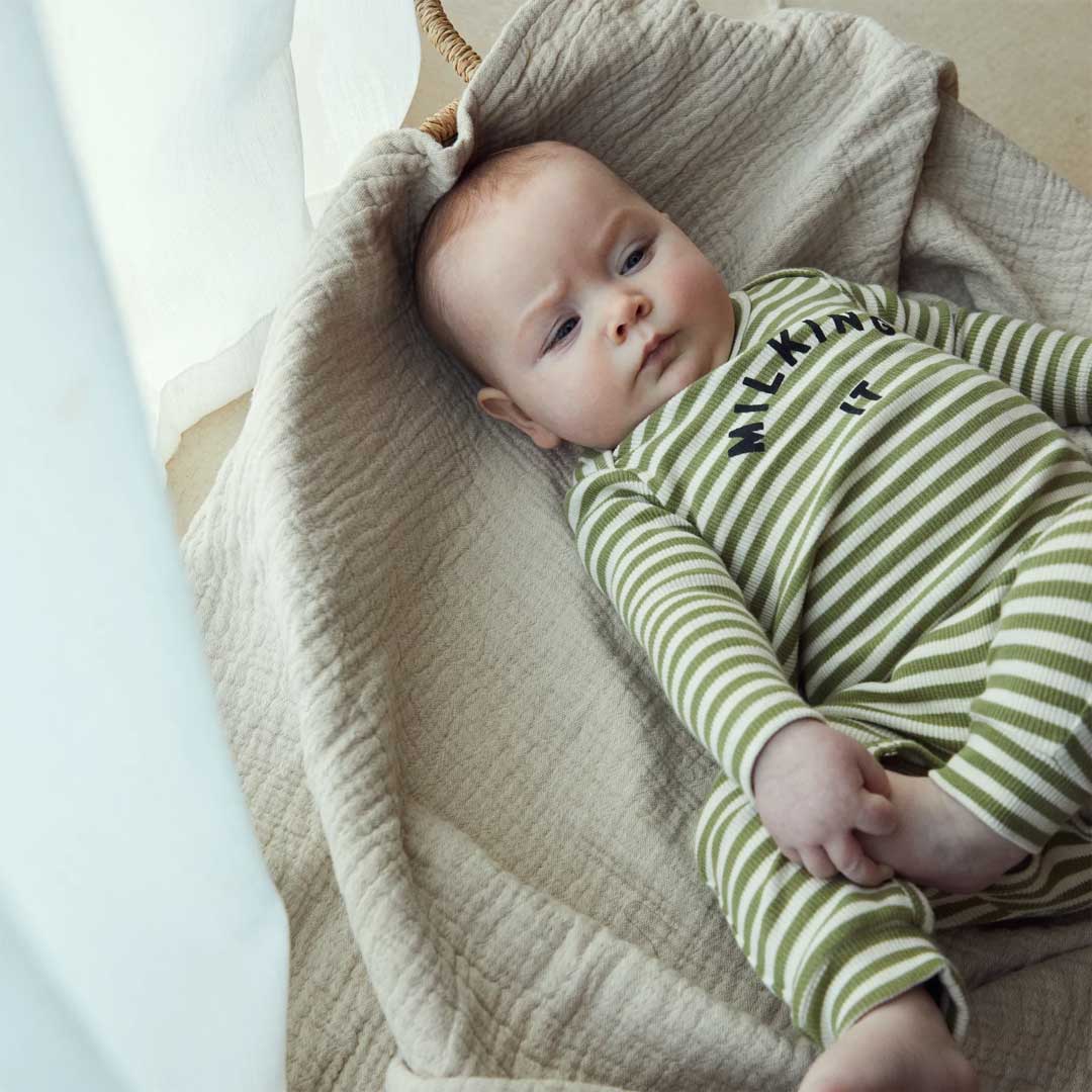  Claude & Co Stripe Onesie - Sage、mySite、merchandisen