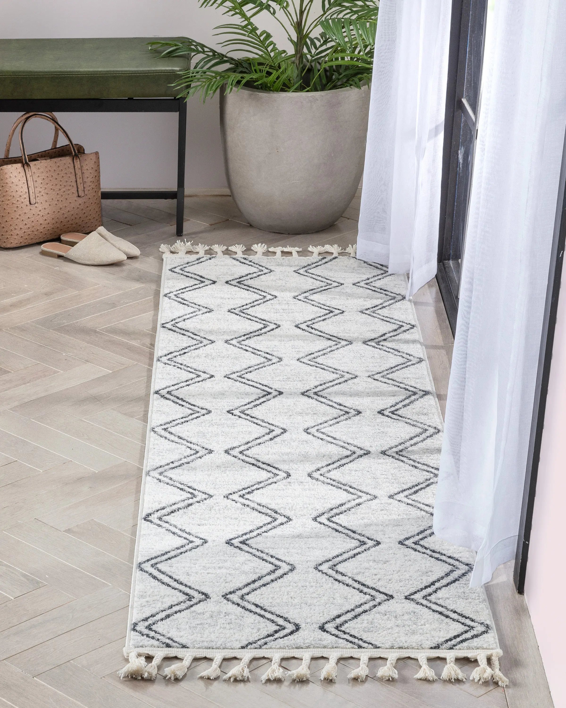 Reeve Modern Chevron Zig-Zag Grey Ivory Kids Rug、mySite、gigharbornorthrealestate