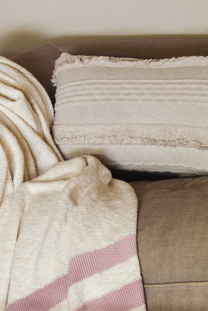 KNITTED CUSHION AIR DUNE WHITE、mySite、gigharbornorthrealestate