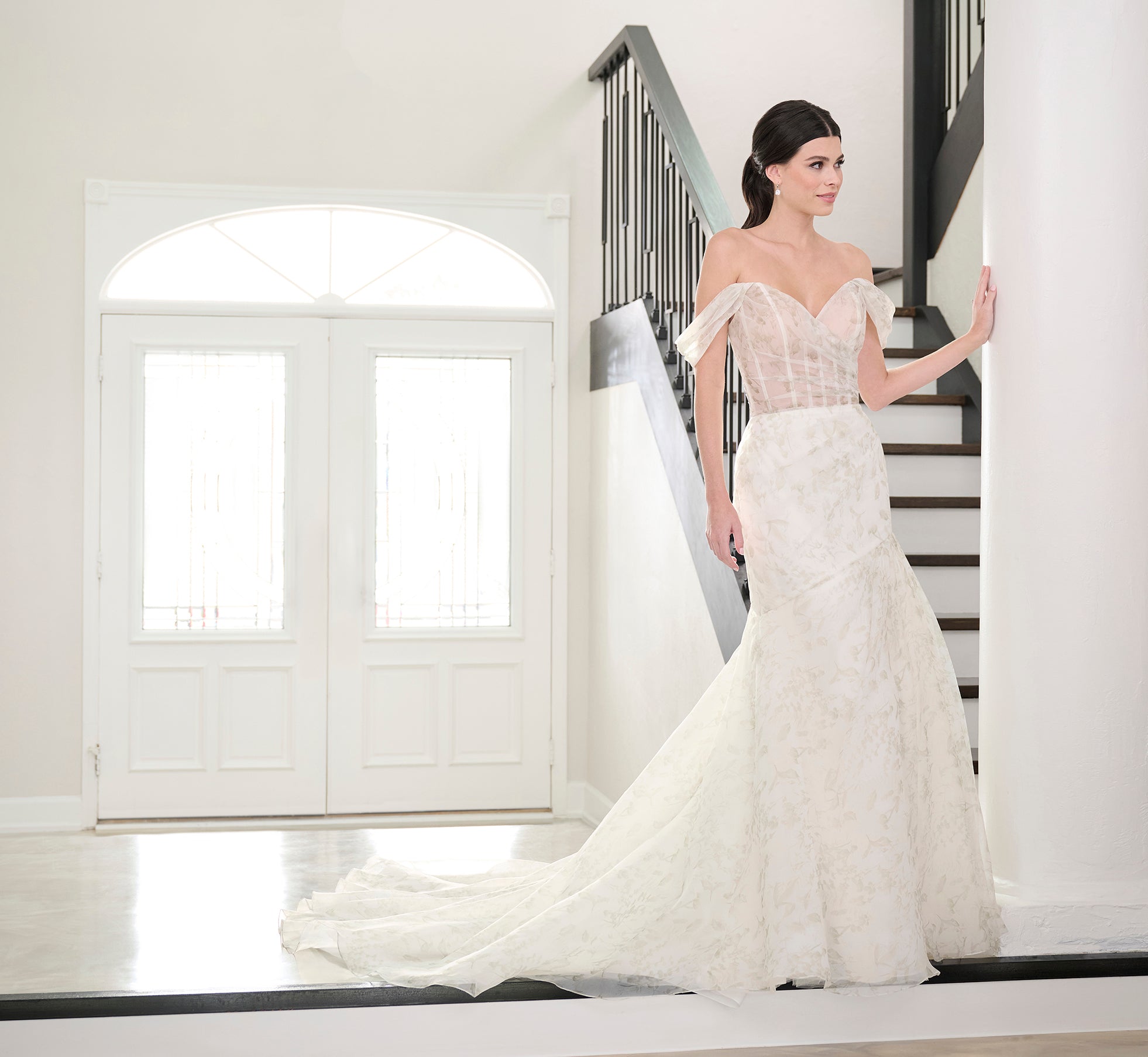 Watercolor Printed Organza Gown In Green Multi、mySite、solidvoid