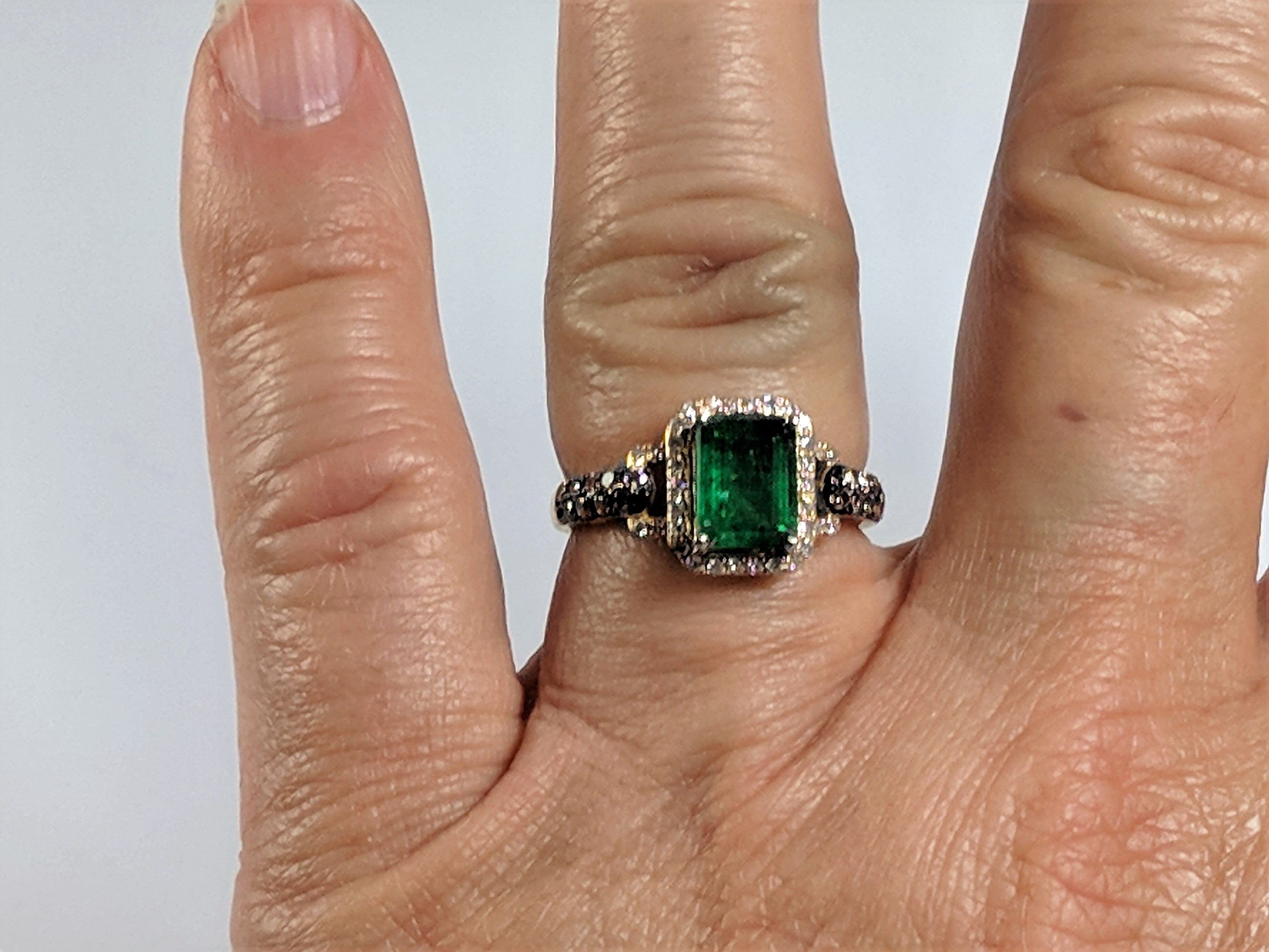 Effy Genuine Emerald and Diamond Halo Ring 14K Gold-Pre-owned、mySite、g9winljtr