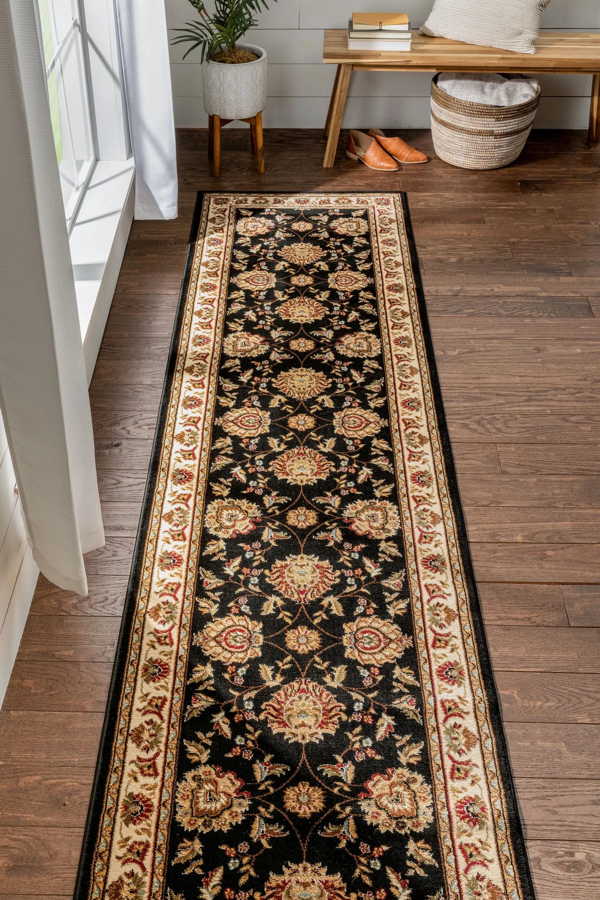 Abbasi Black Traditional Rug、mySite、gigharbornorthrealestate