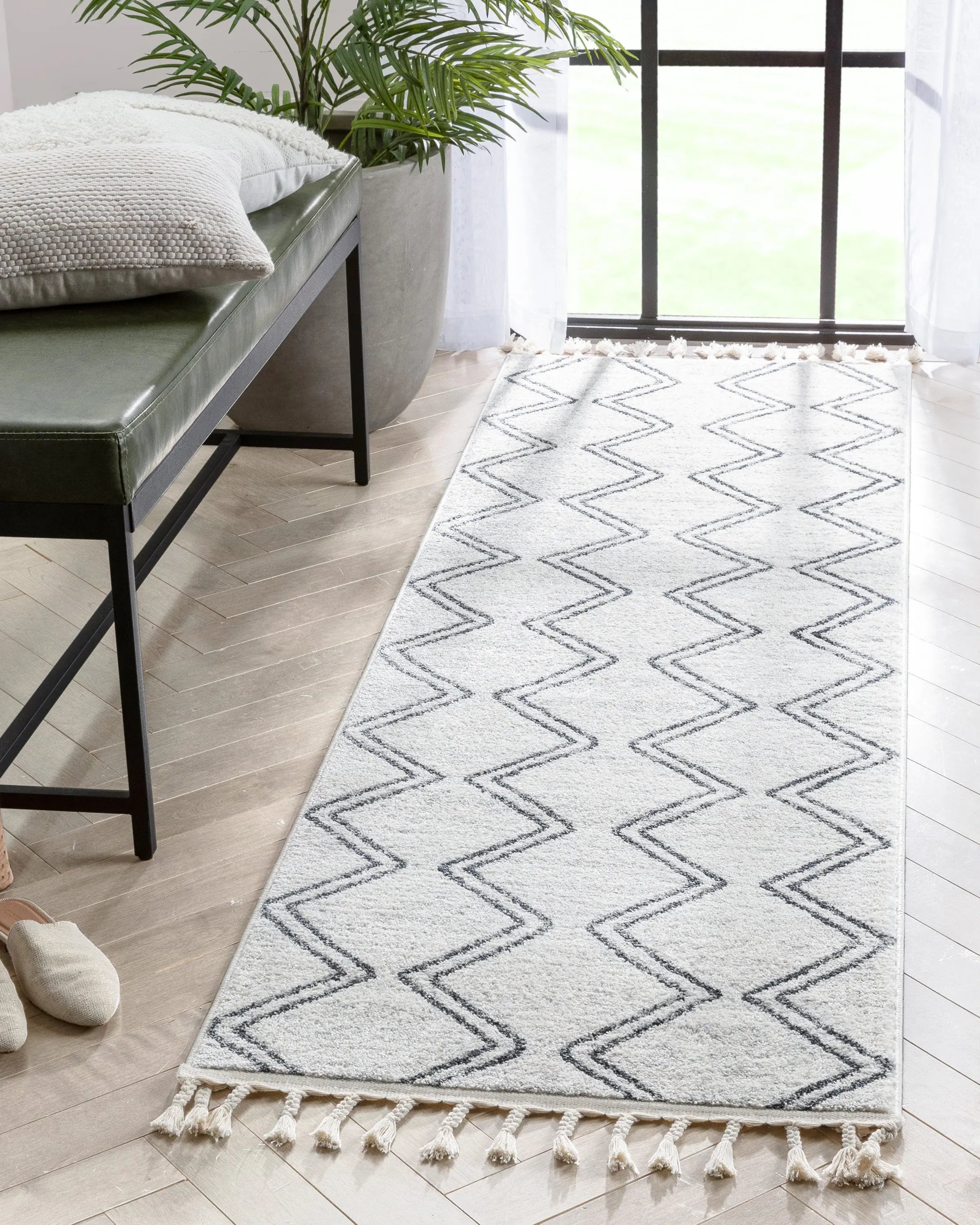 Reeve Modern Chevron Zig-Zag Grey Ivory Kids Rug、mySite、gigharbornorthrealestate