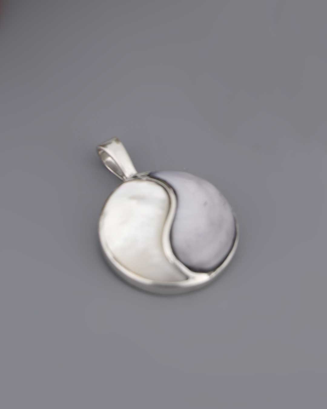 Sterling Silver Mother of Pearl Yin Yang Pendant、mySite、topwebapps