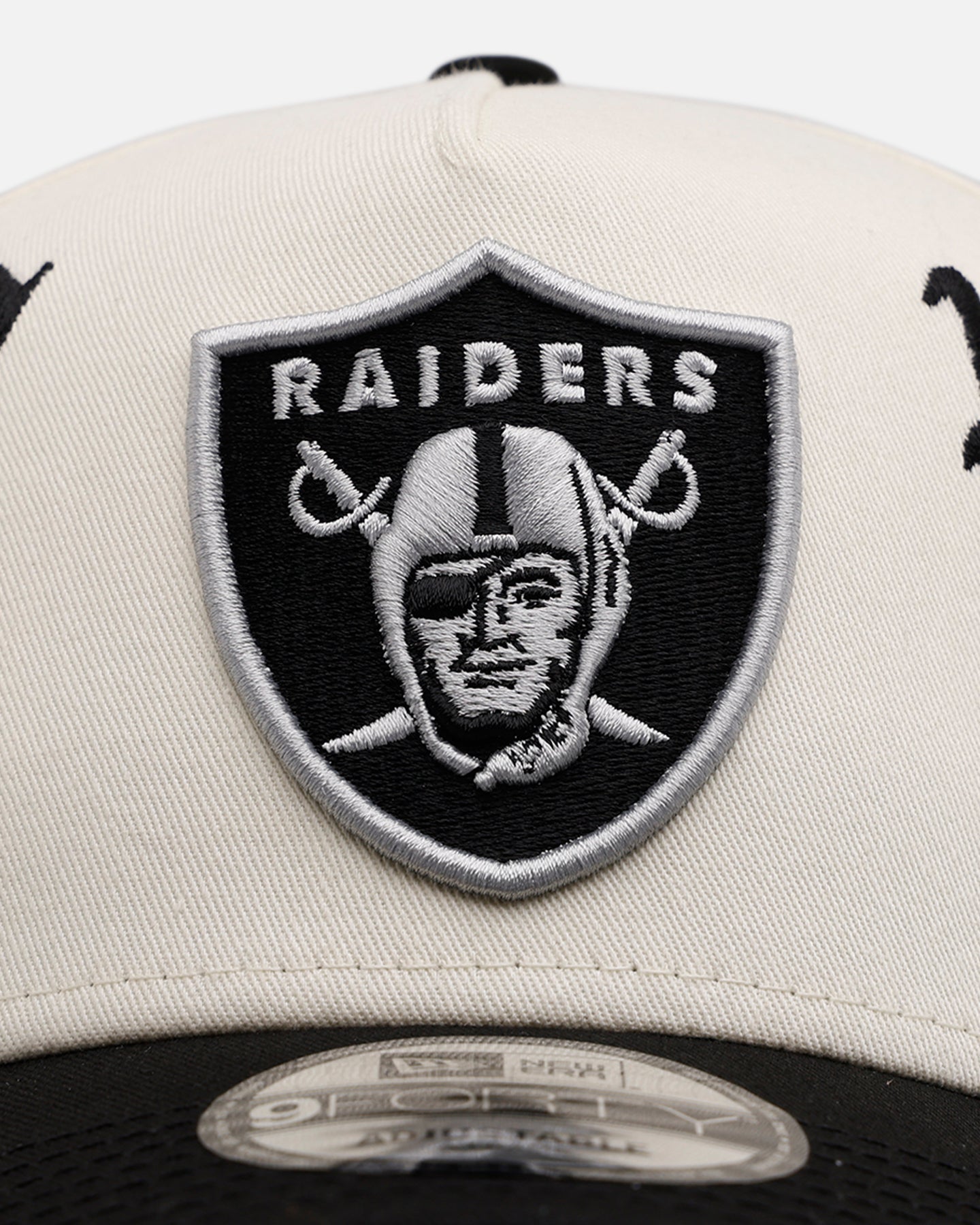New Era Las Vegas Raiders 'Gothic Script Two Tone' 9FORTY A-Frame Snapback Chrome/Black、mySite、zt4zffjzw