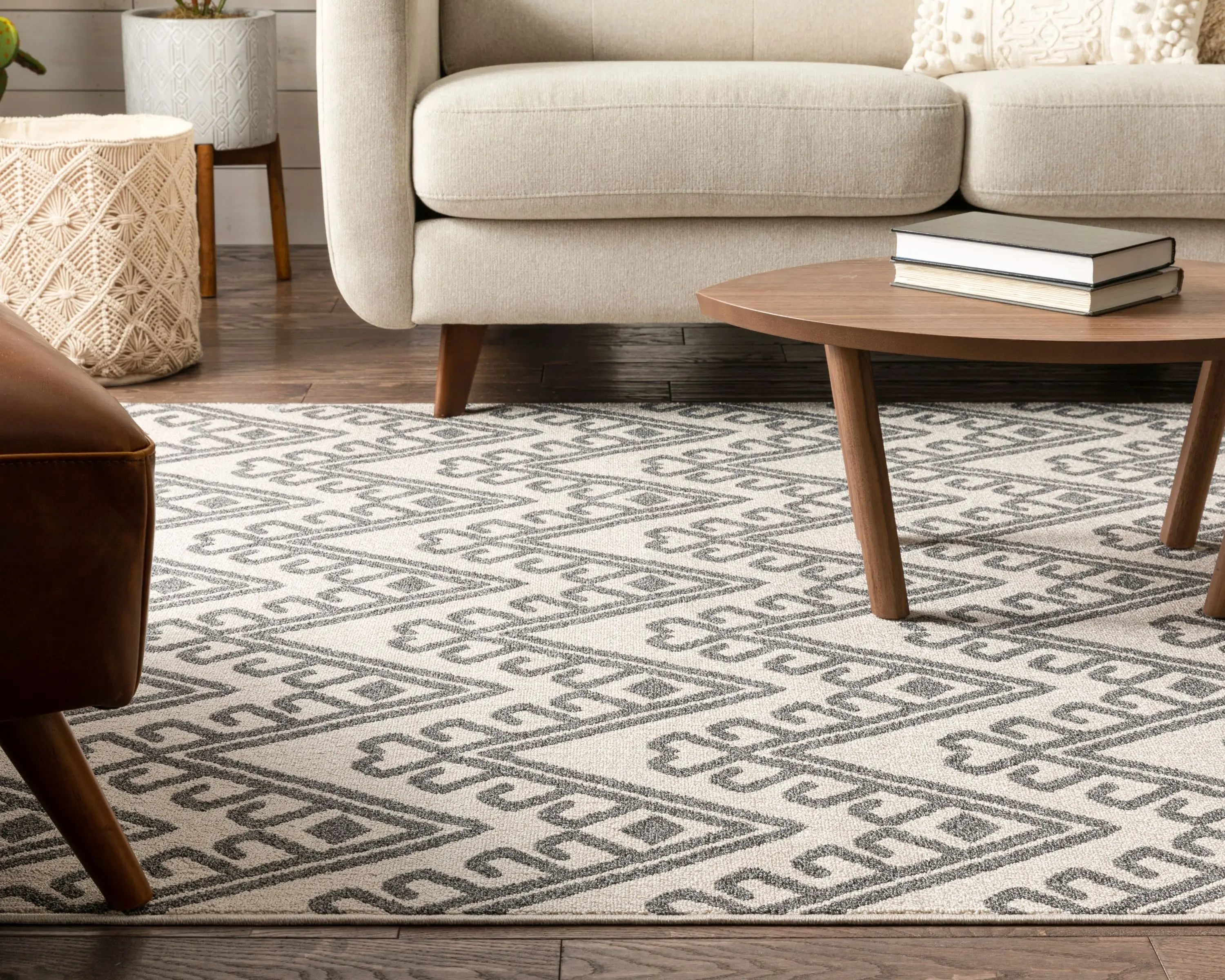 Tico Geometric Tribal Beige 5'3 x 7'3 Kilim-Style Rug、mySite、gigharbornorthrealestate