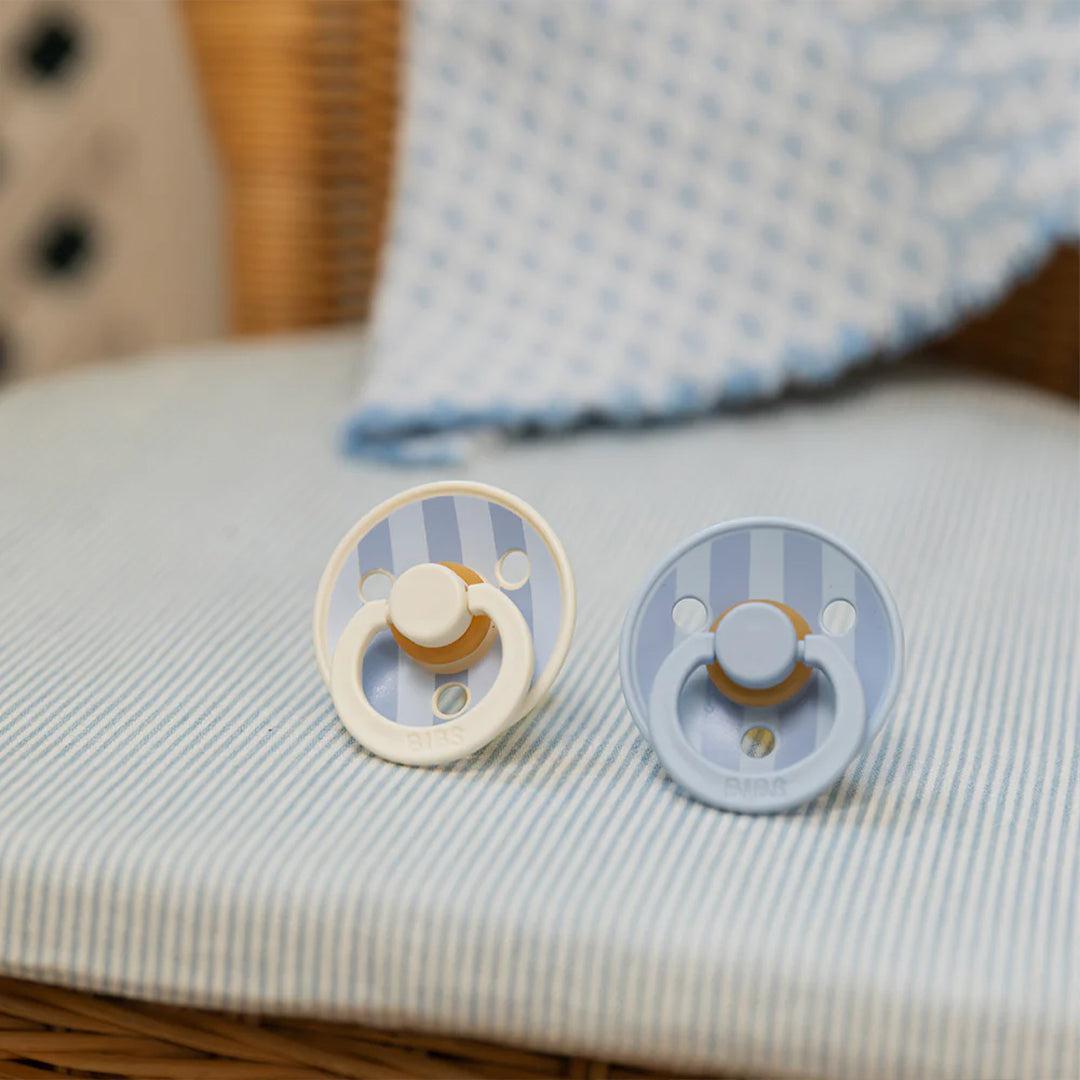  BIBS Studio Block Latex Pacifier - 2 Pack - Baby Blue Dusty Blue Mix、mySite、merchandisen