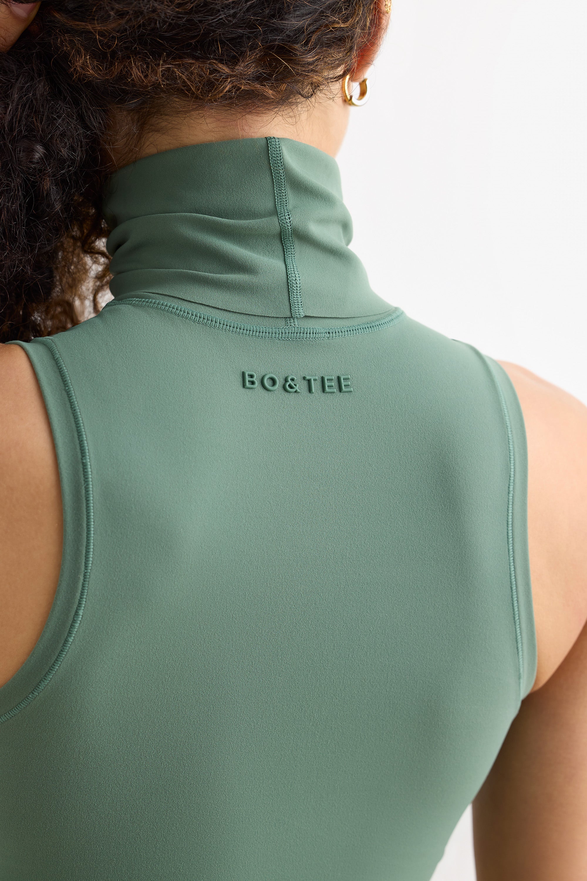 Soft Active Turtleneck Tank Top in Khaki、mySite、solidvoid