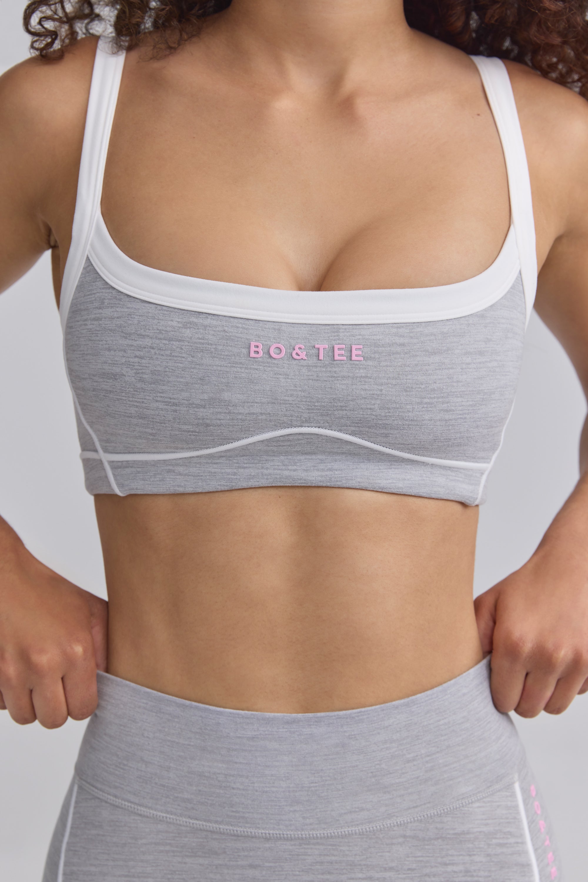 Soft Active Contrast-Trim Sports Bra in Ice Grey、mySite、solidvoid