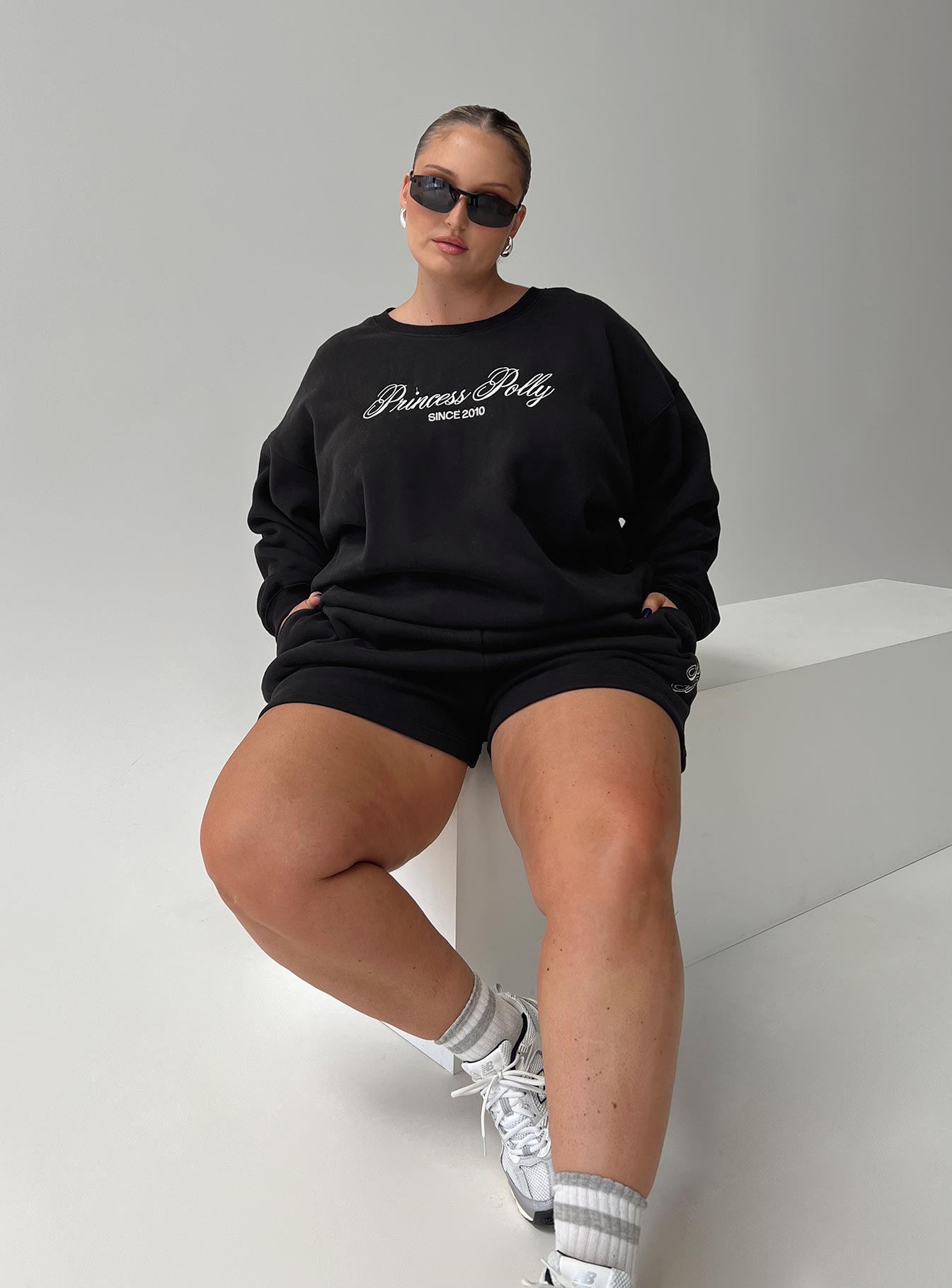Princess Polly Crew Neck Sweatshirt Cursive Text Black Sand Curve、mySite、solidvoid