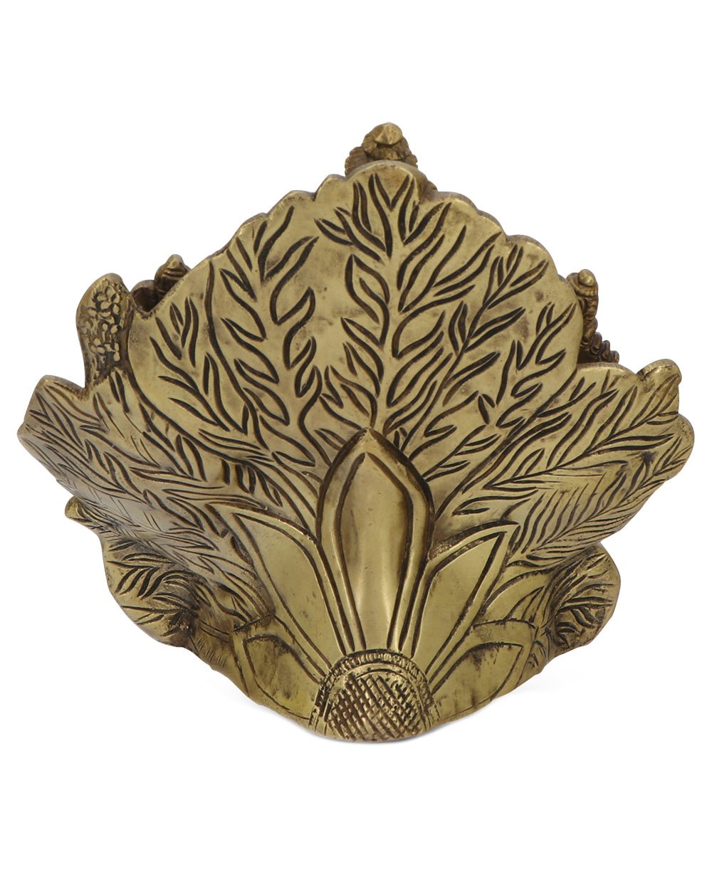 Ganesh Statue on Leaf Throne、mySite、topwebapps