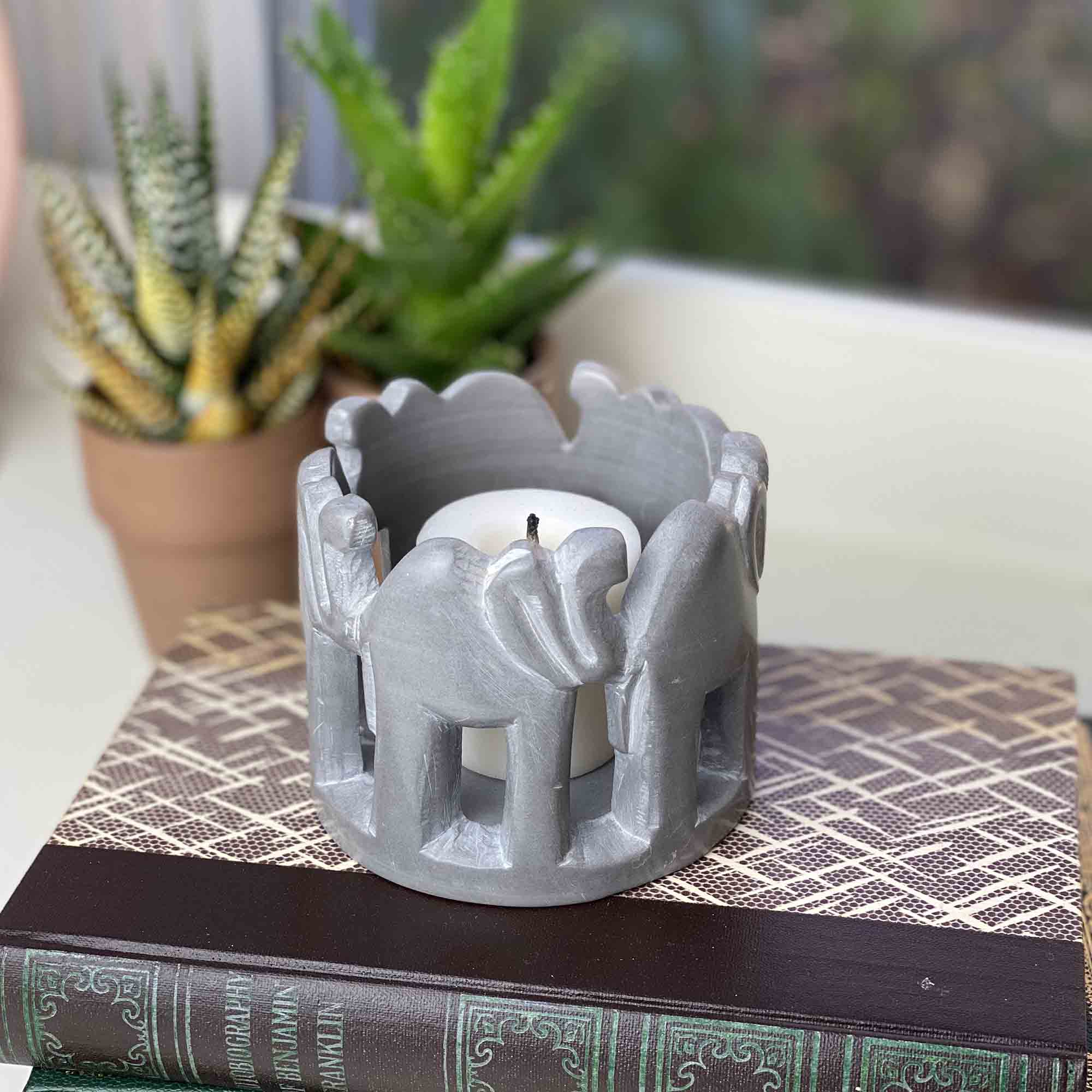 African Circle of Elephants Soapstone Sculpture, 3 to 3.5-inch - Dark Stone *、mySite、g9winljtr