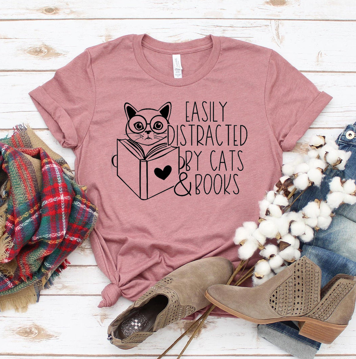 Easily Distracted By Cats & Books T-shirt、mySite、camillekostekn