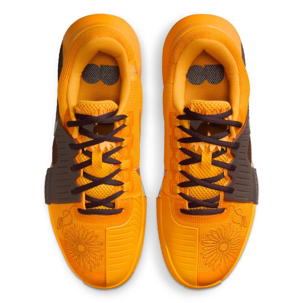 Nike Zoom GP Challenge 1 Osaka Women's Tennis Shoe (Sundial/Metallic Silver)