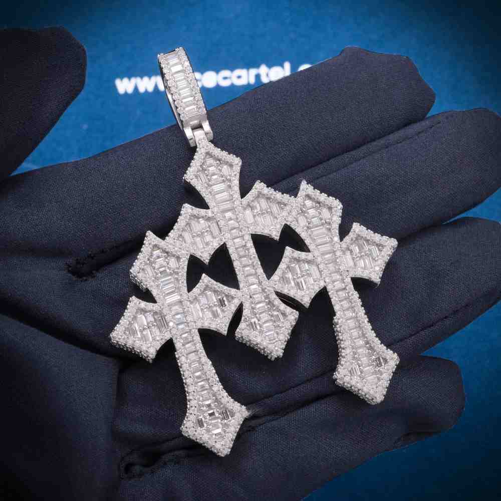 Baguette Moissanite Triple Ornamental Cross Pendant 14K Gold、mySite、hinf8tx79