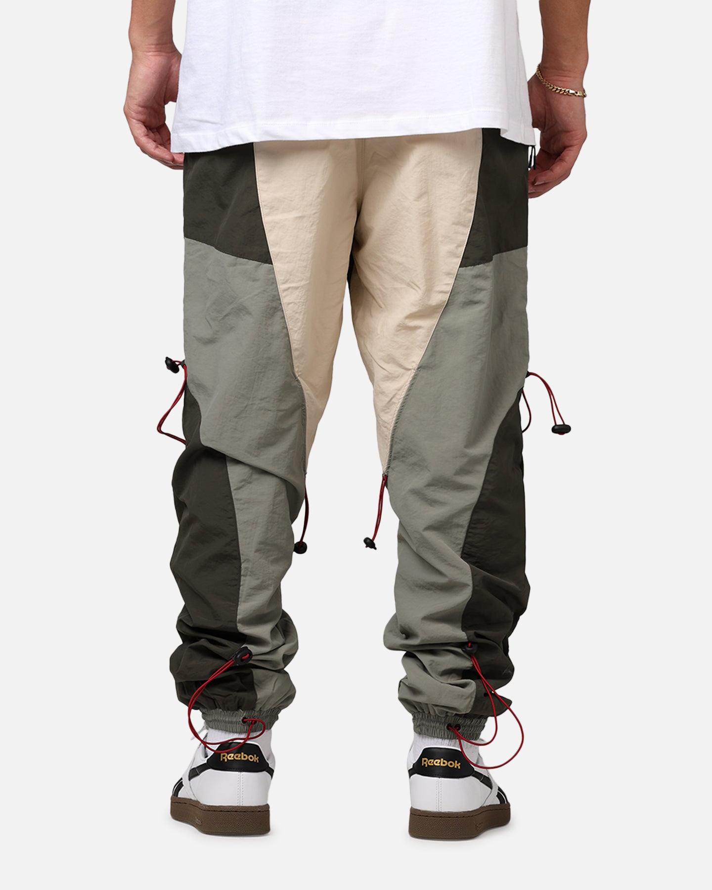 {product_title} - {shop_name}