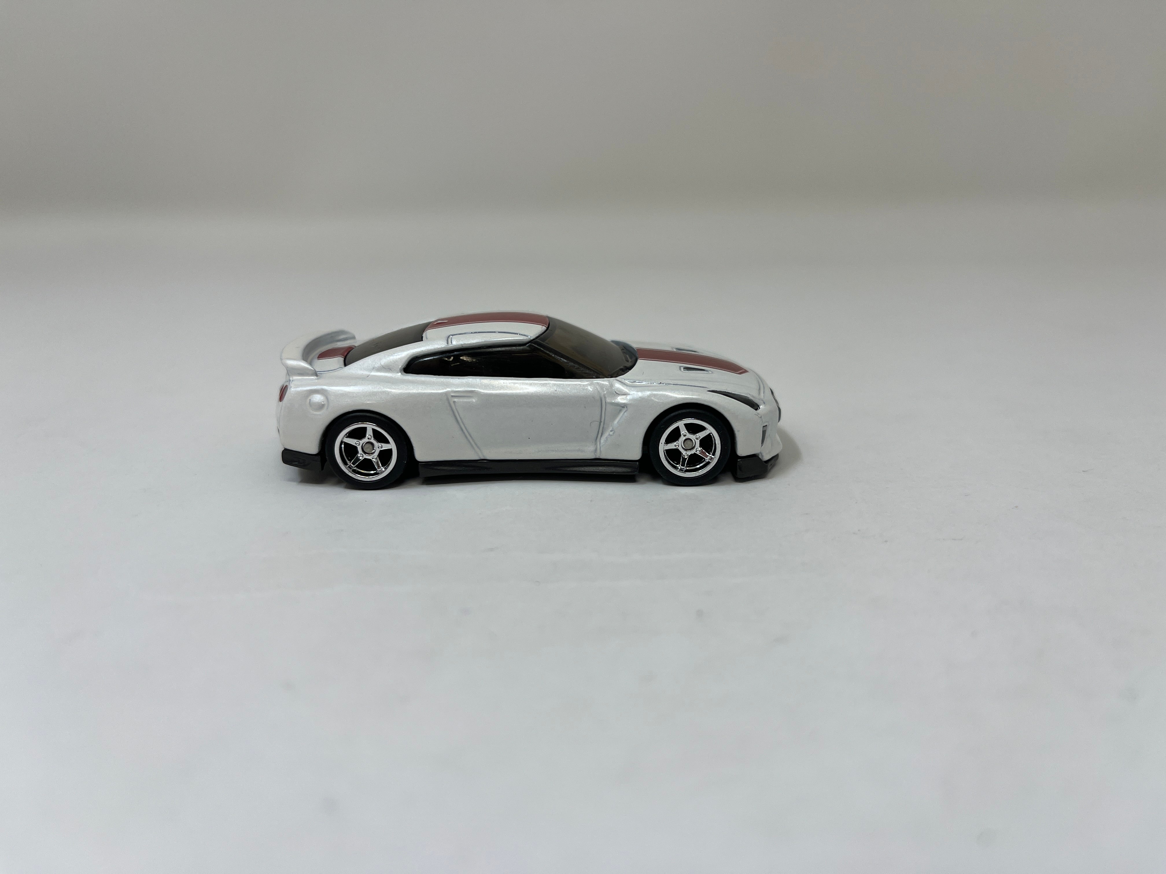 '17 Nissan Skyline GT-R R35 * Hot Wheels 1:64 scale Custom Build w/ Rubber Tires、mySite、hgirdovlk