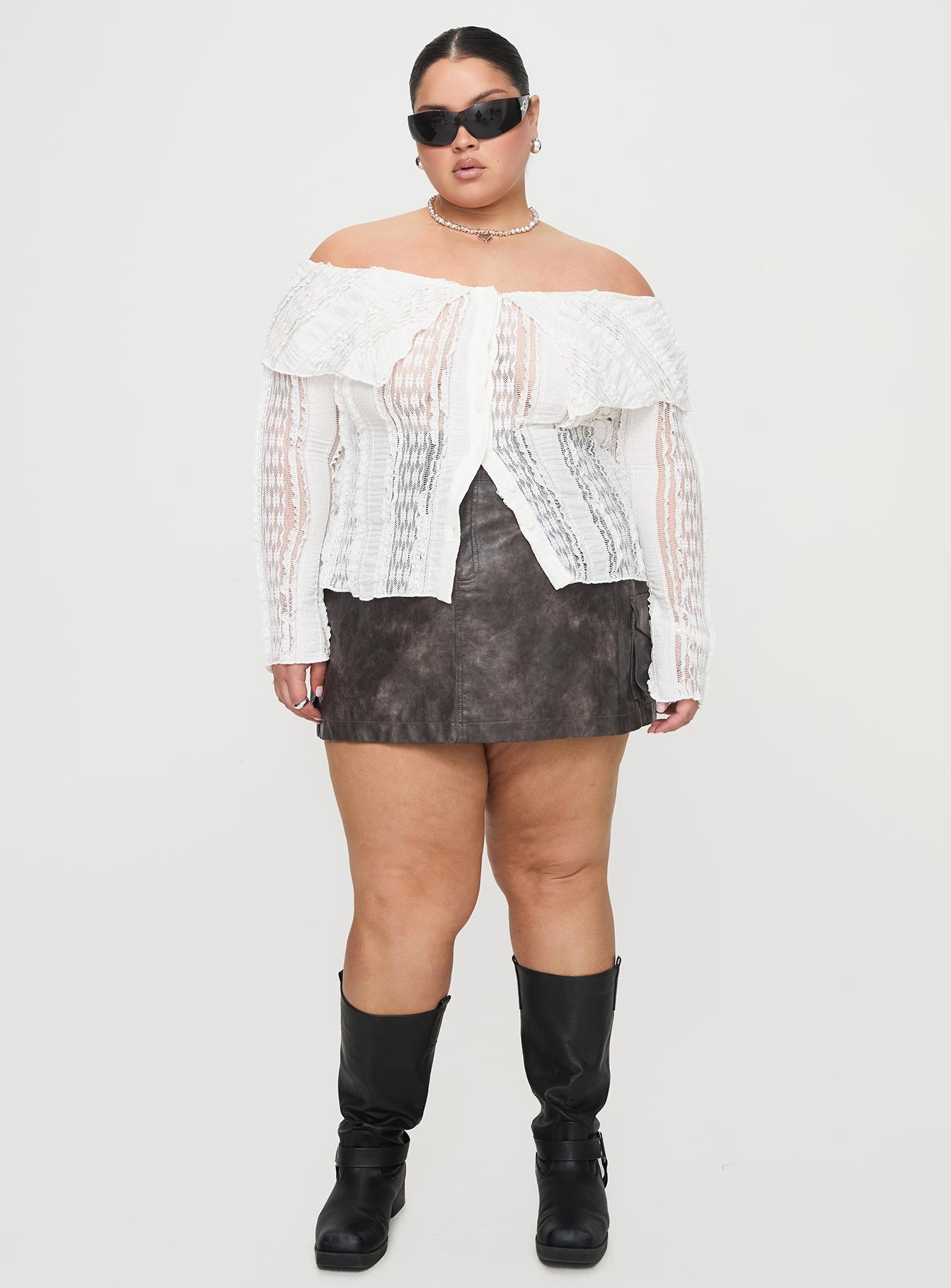 Lisbeth Off The Shoulder Top White Curve、mySite、solidvoid