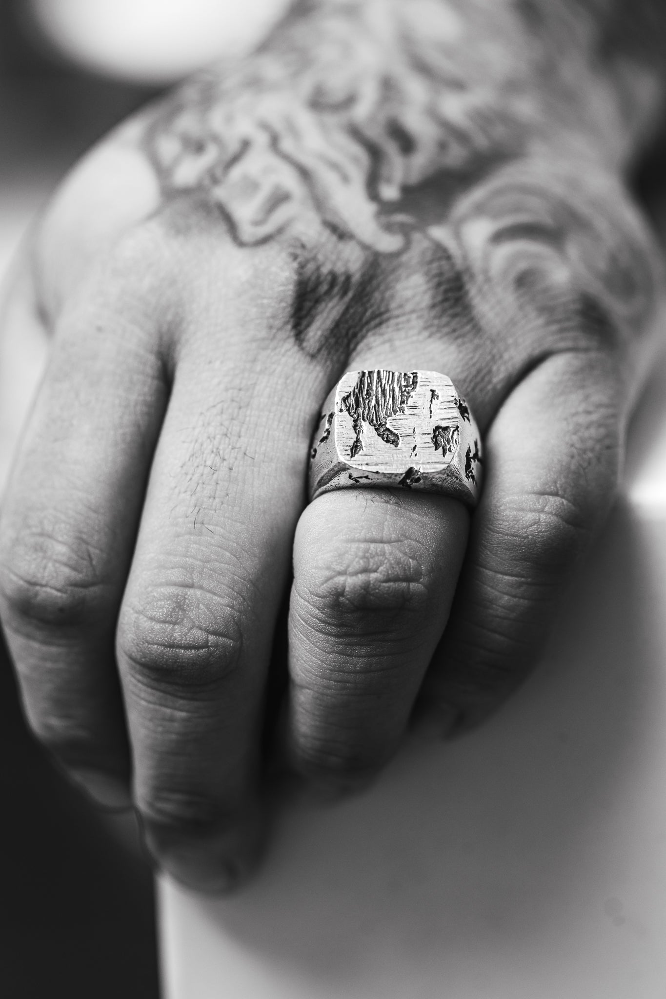  Broadway Signet in Oxidized Silver、mySite、merchandisen