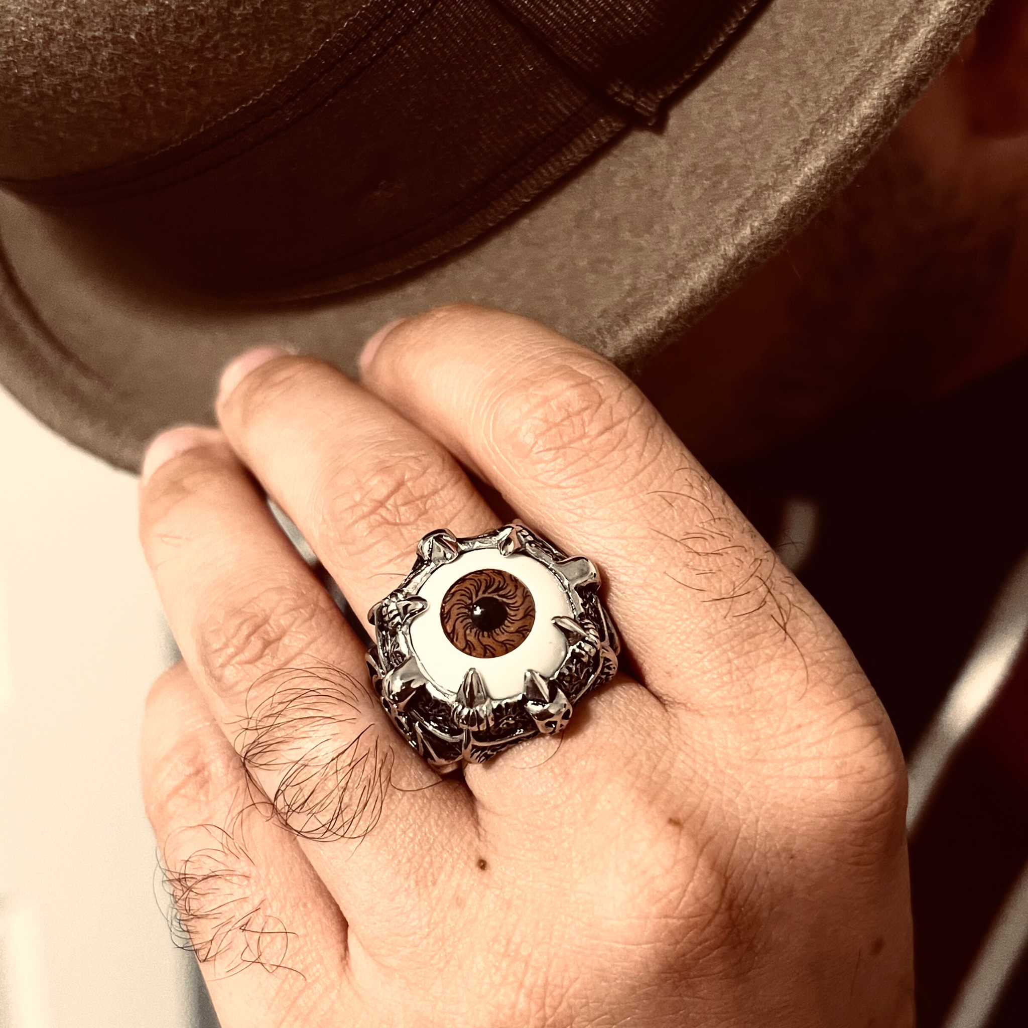 Stainless Steel Gothic Red Eyeball With Claw And Skull Accents Ring / SCR4090、mySite、dreamappss