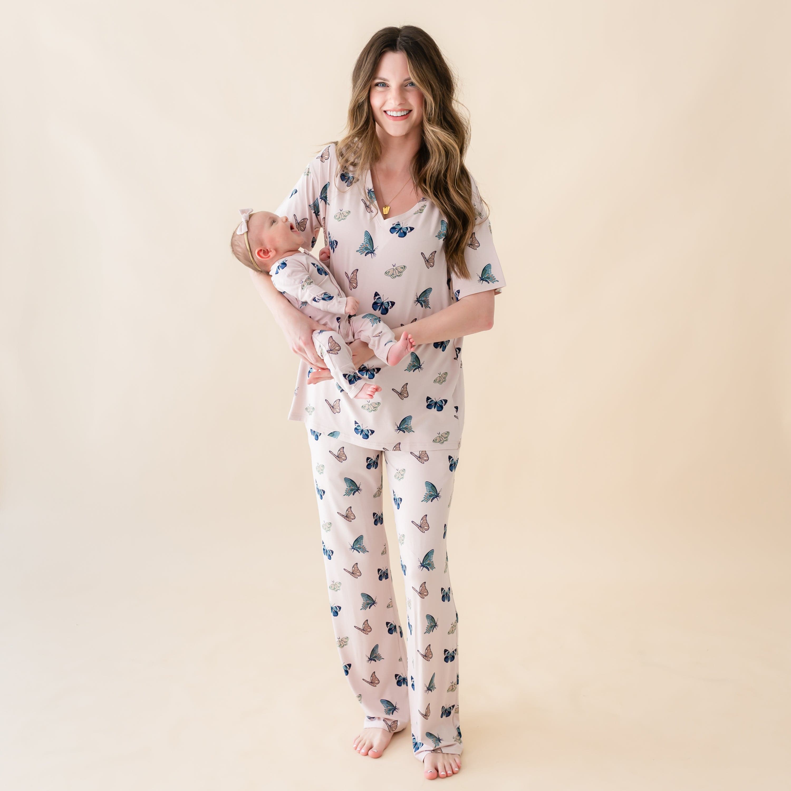  Women's Relaxed Fit V-Neck in Blush Butterfly、mySite、layawaytickets