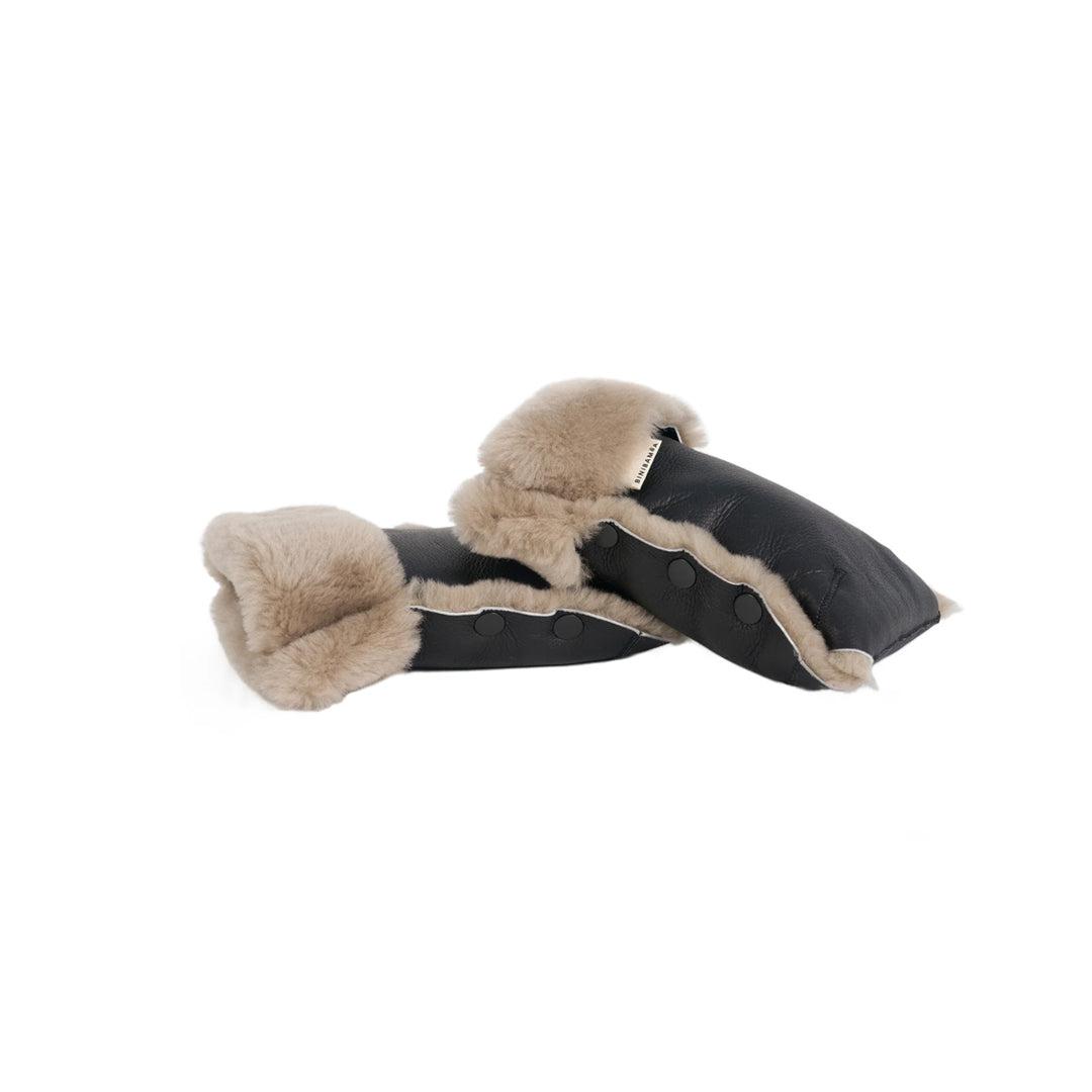  BINIBAMBA Coated Sheepskin Buggy Mittens - Noir + Toast、mySite、merchandisen