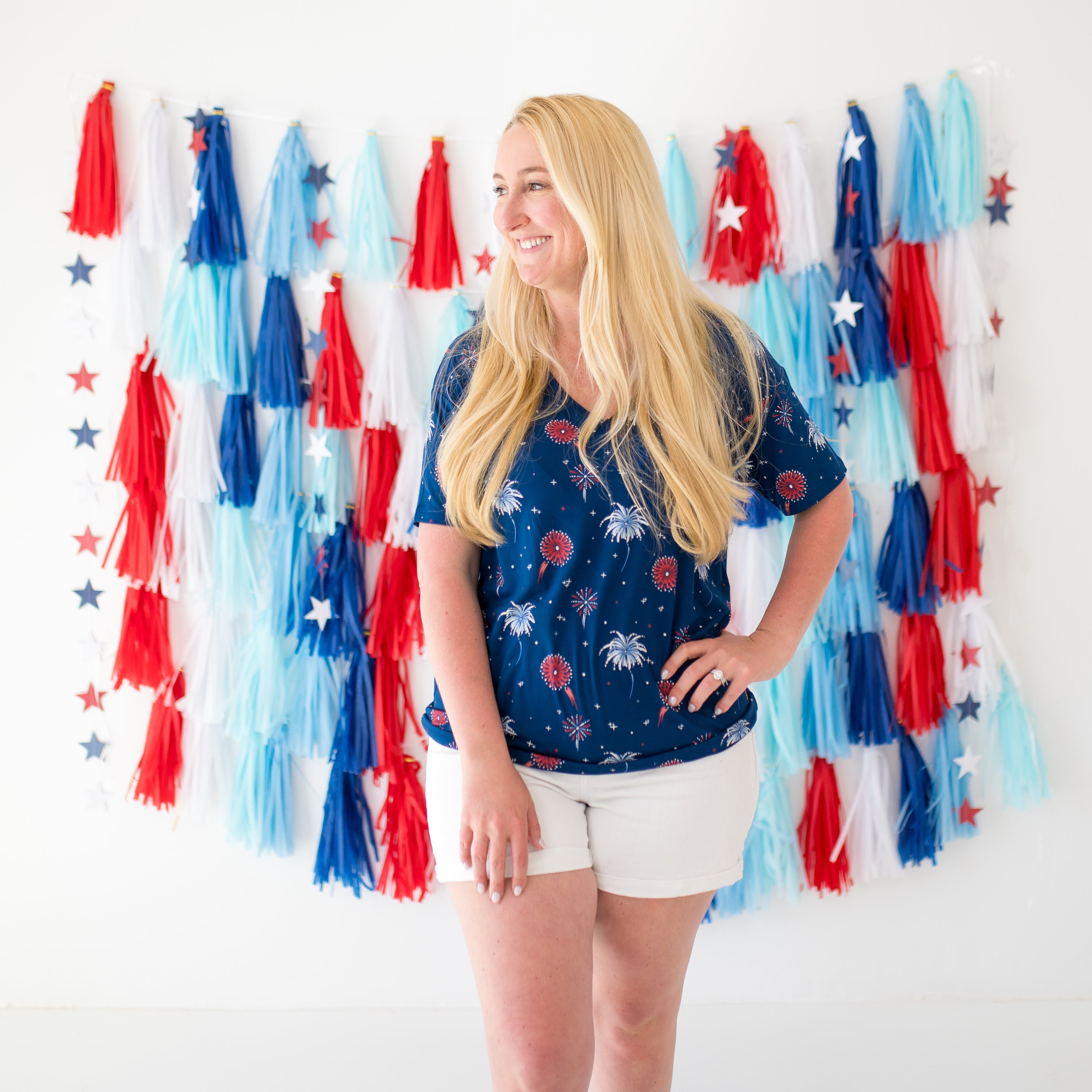  Women’s Relaxed Fit V-Neck in Celebration、mySite、layawaytickets