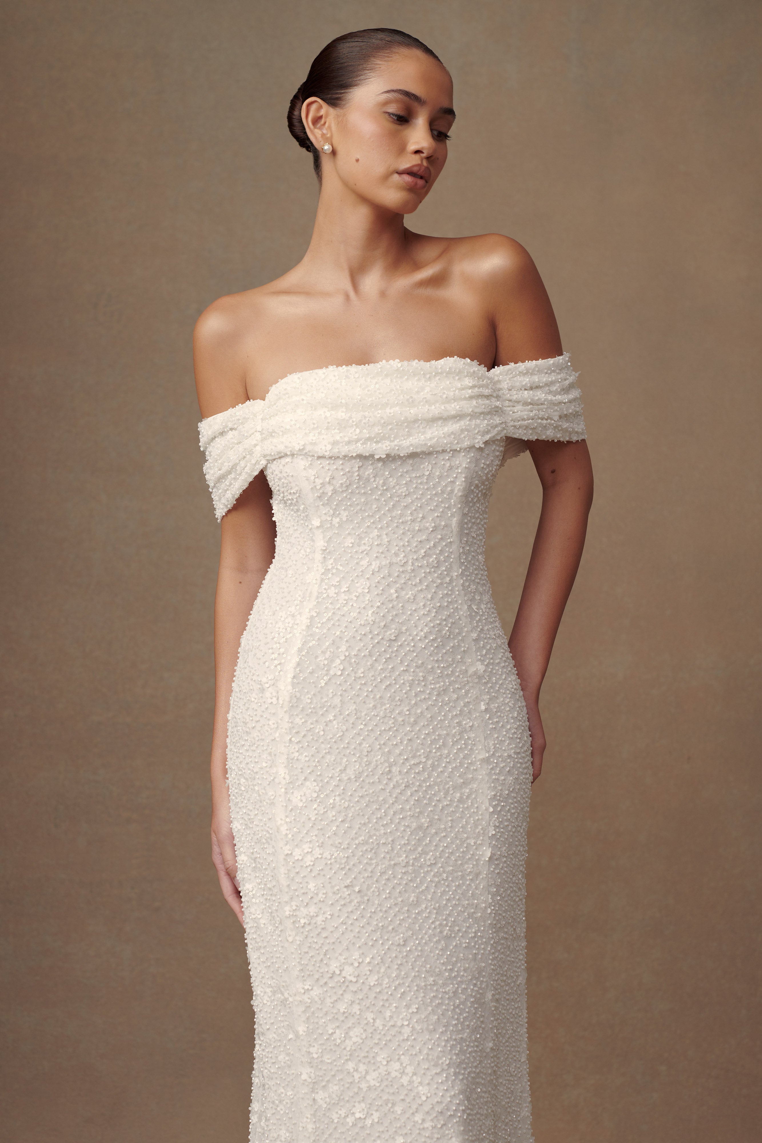 Priyanka Daisy Beaded Off Shoulder Wedding Gown - White、mySite、solidvoid