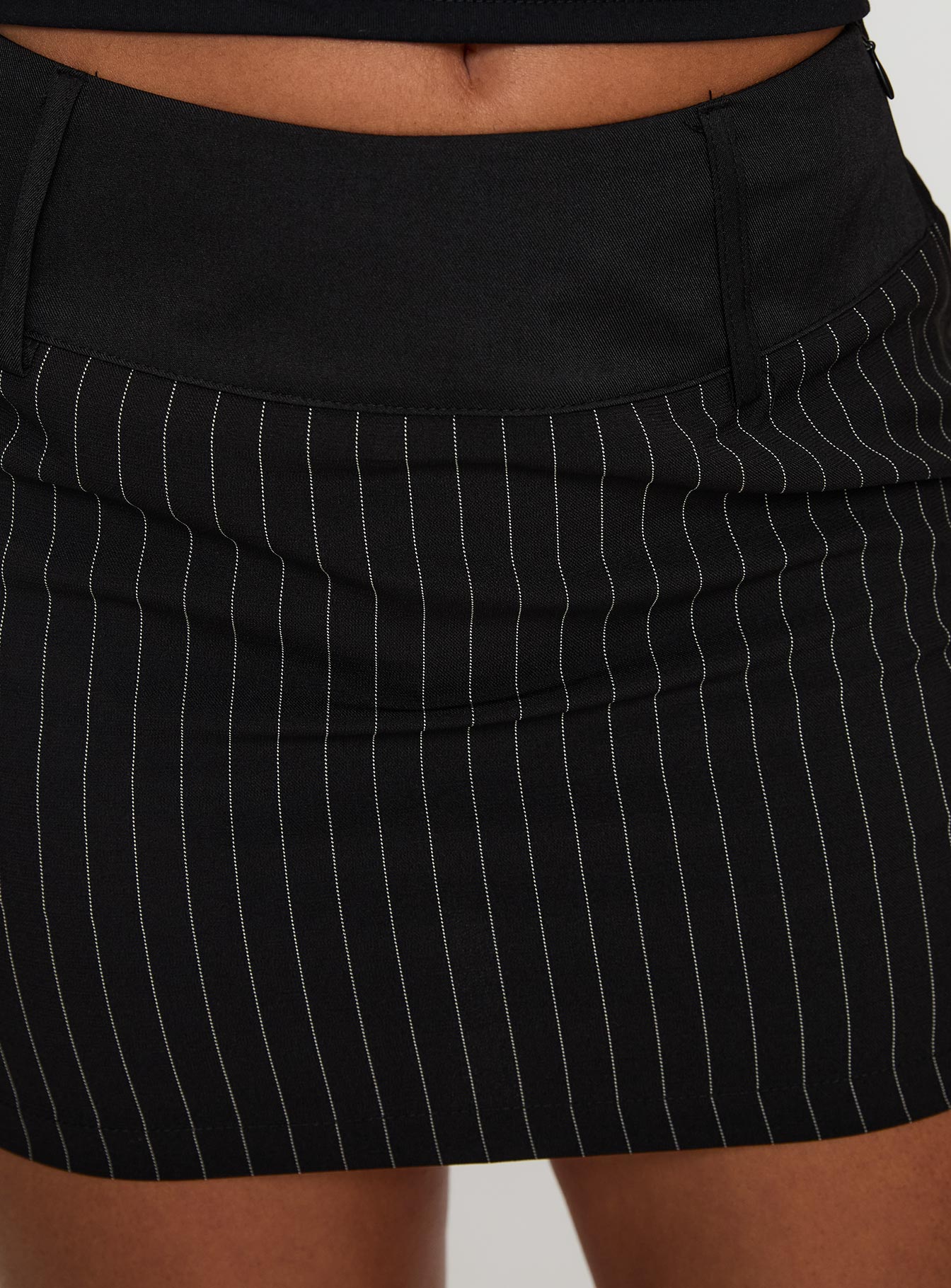 Christel Pinstripe Skort Black、mySite、solidvoid