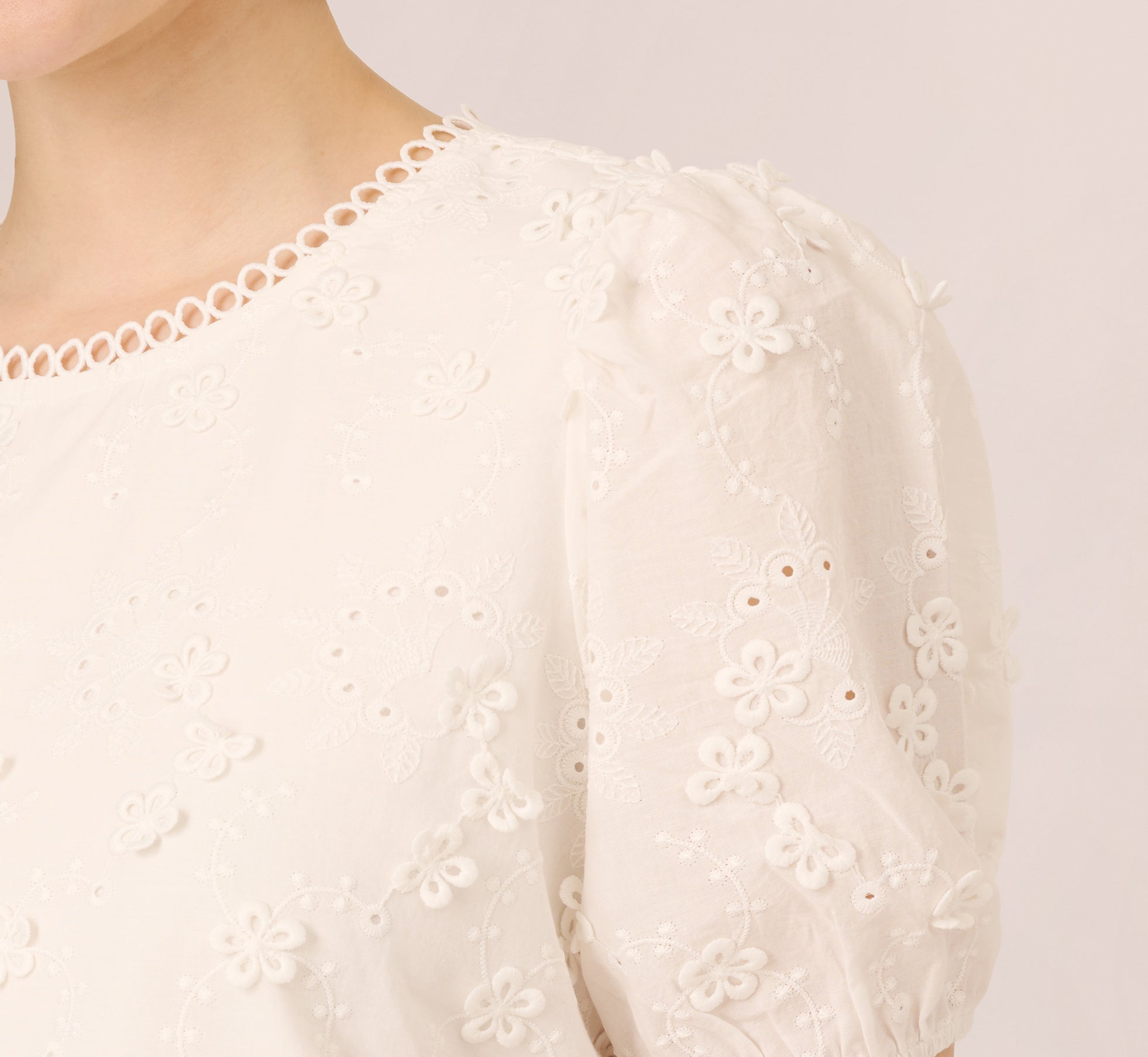 Short Sleeve 3D Eyelet Top In White、mySite、solidvoid