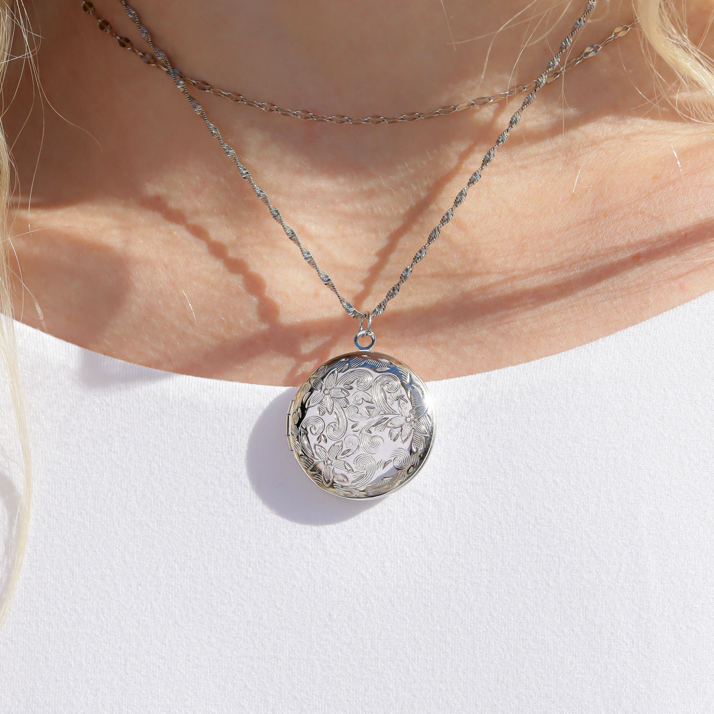 18K Gold PVD Stainless Steel Round Floral textured Locket / PDL0240、mySite、dreamappss