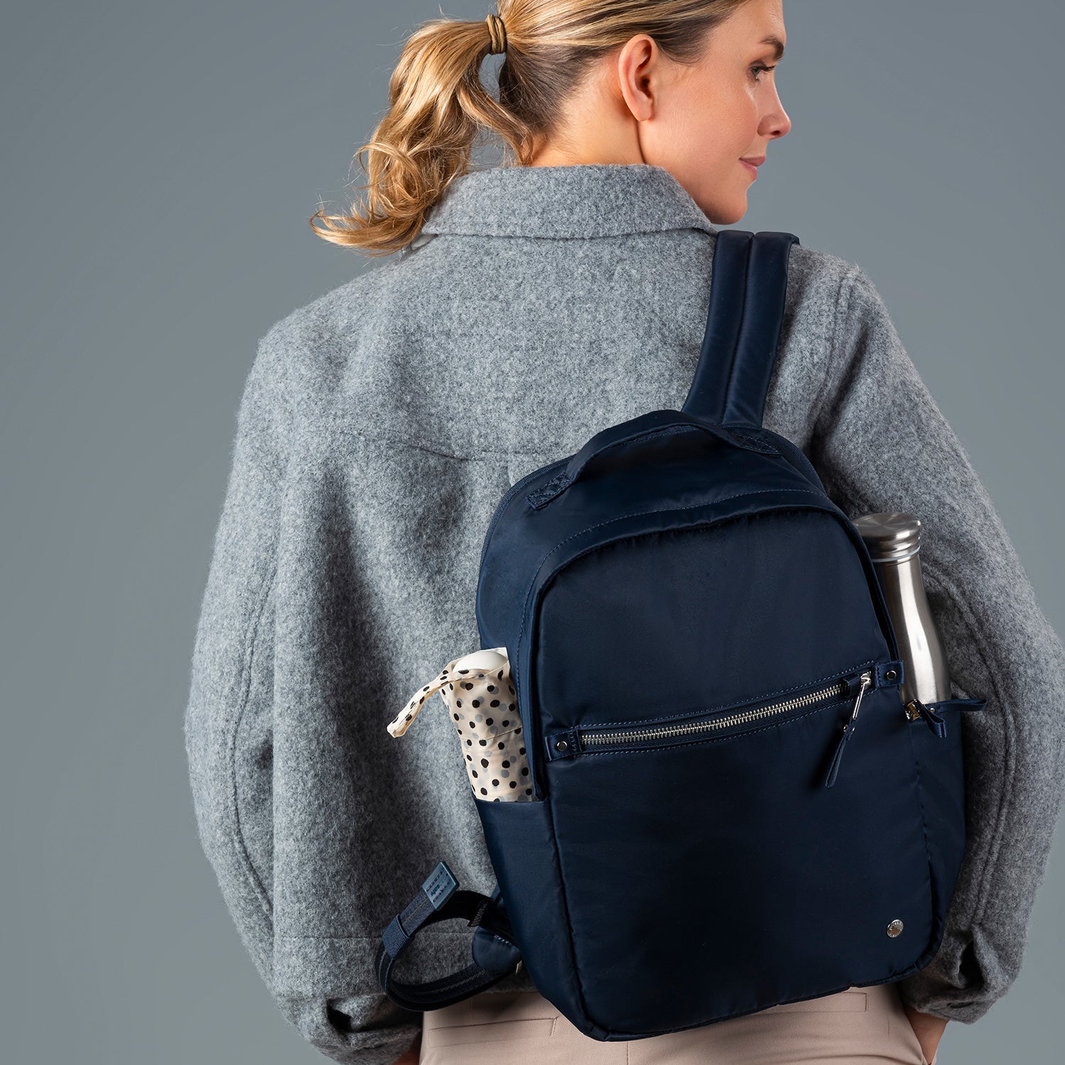 Pacsafe® W 10L anti-theft backpack、mySite、garagedoors4me