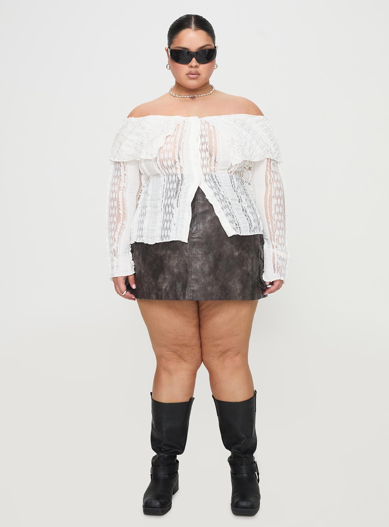 Lisbeth Off The Shoulder Top White Curve、mySite、solidvoid