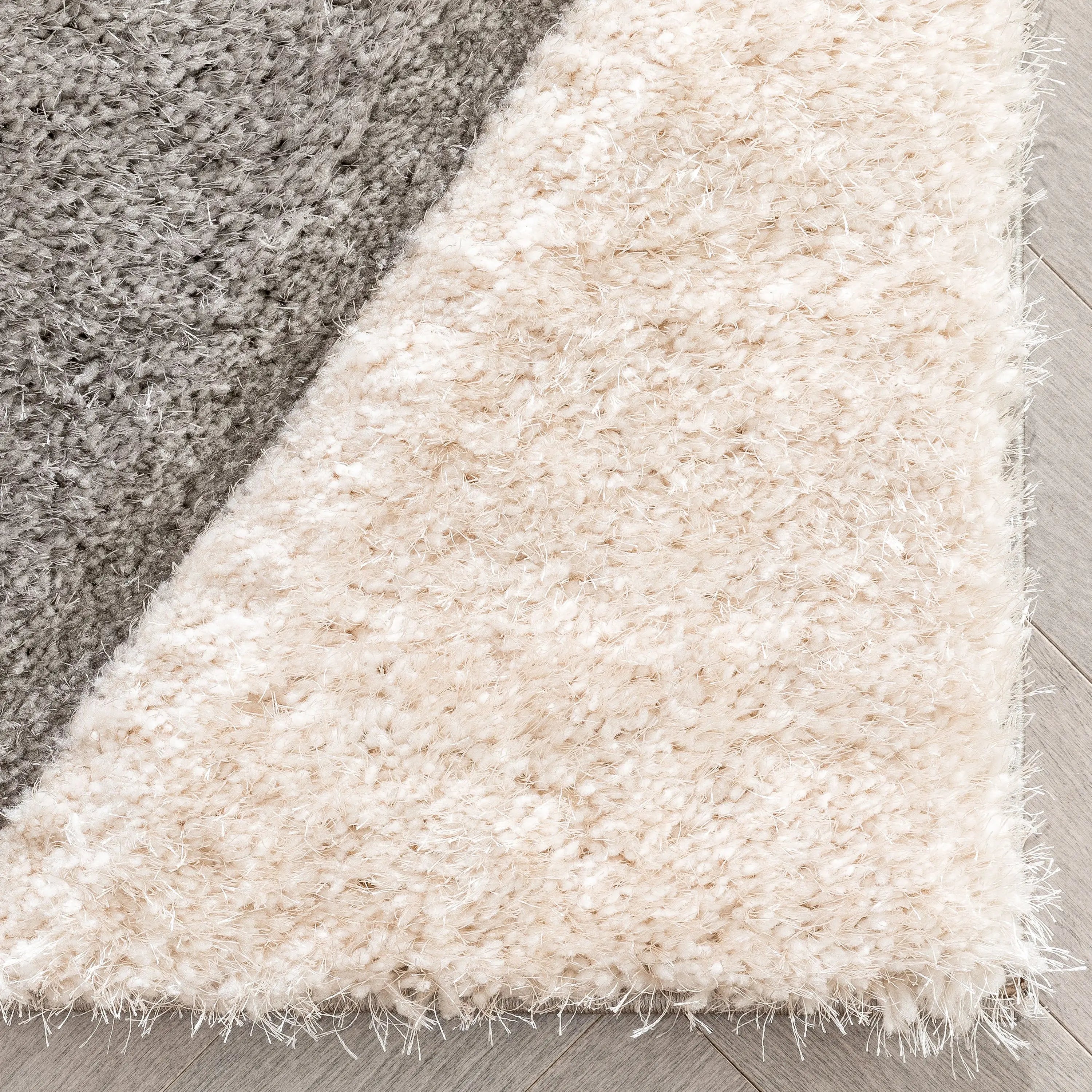 Mika Retro Chevron 3D Textured Shag Grey Light Blue Rug、mySite、gigharbornorthrealestate