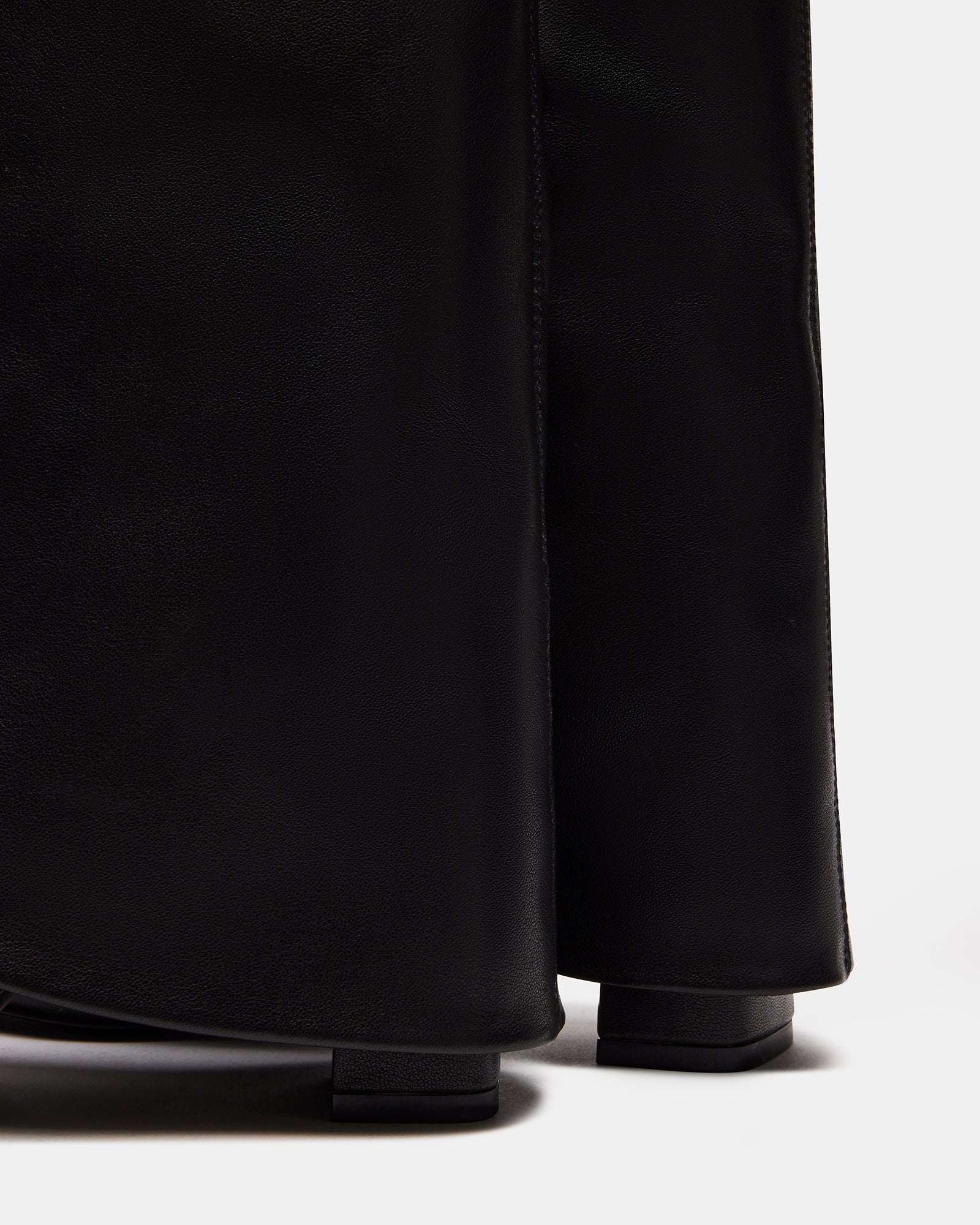 FALLON BLACK LEATHER - SM REBOOTED、mySite、gtrtttuynbv