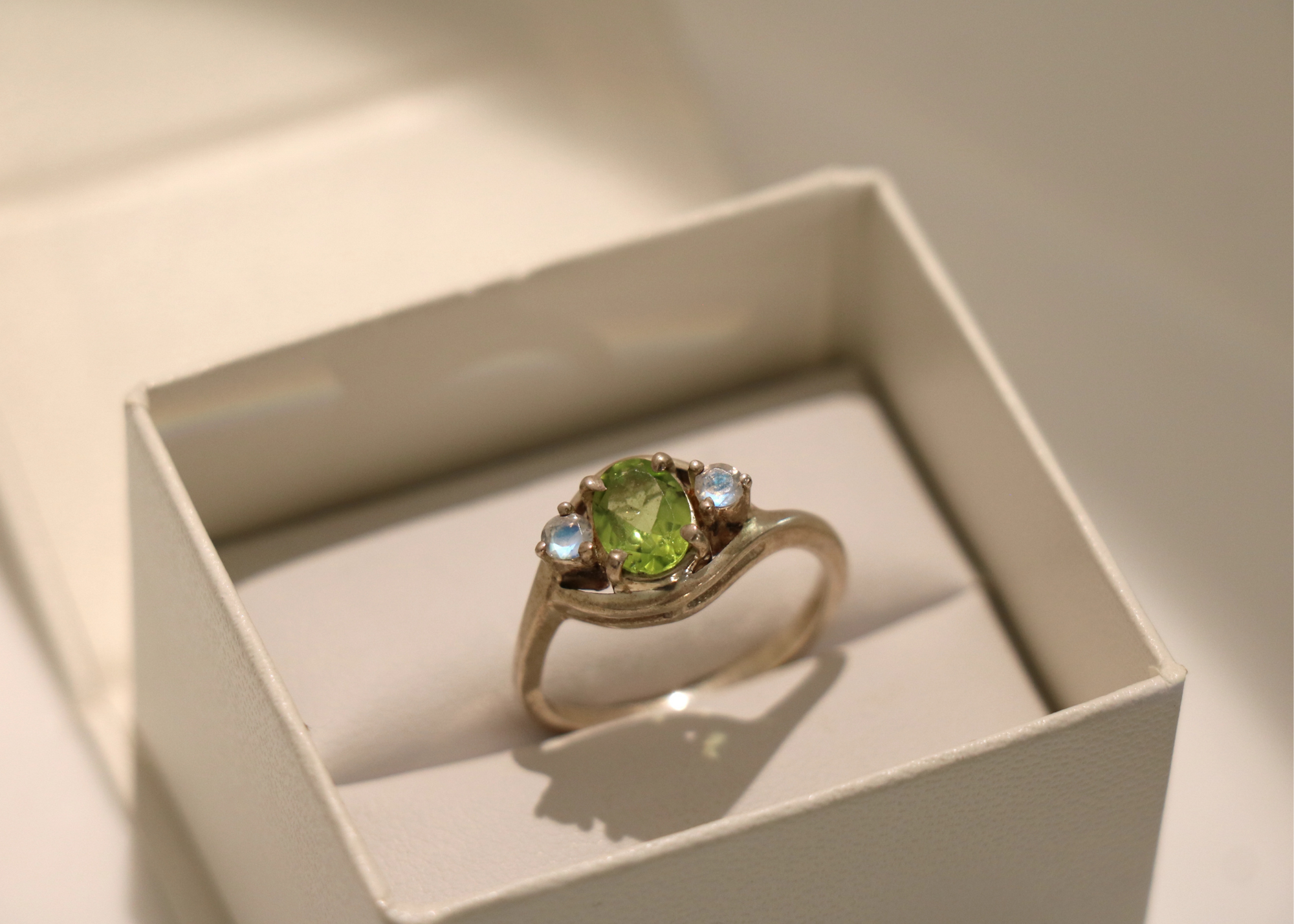 Faceted Peridot & Rainbow Moonstone Ring (Sterling Silver)、mySite、topwebapps