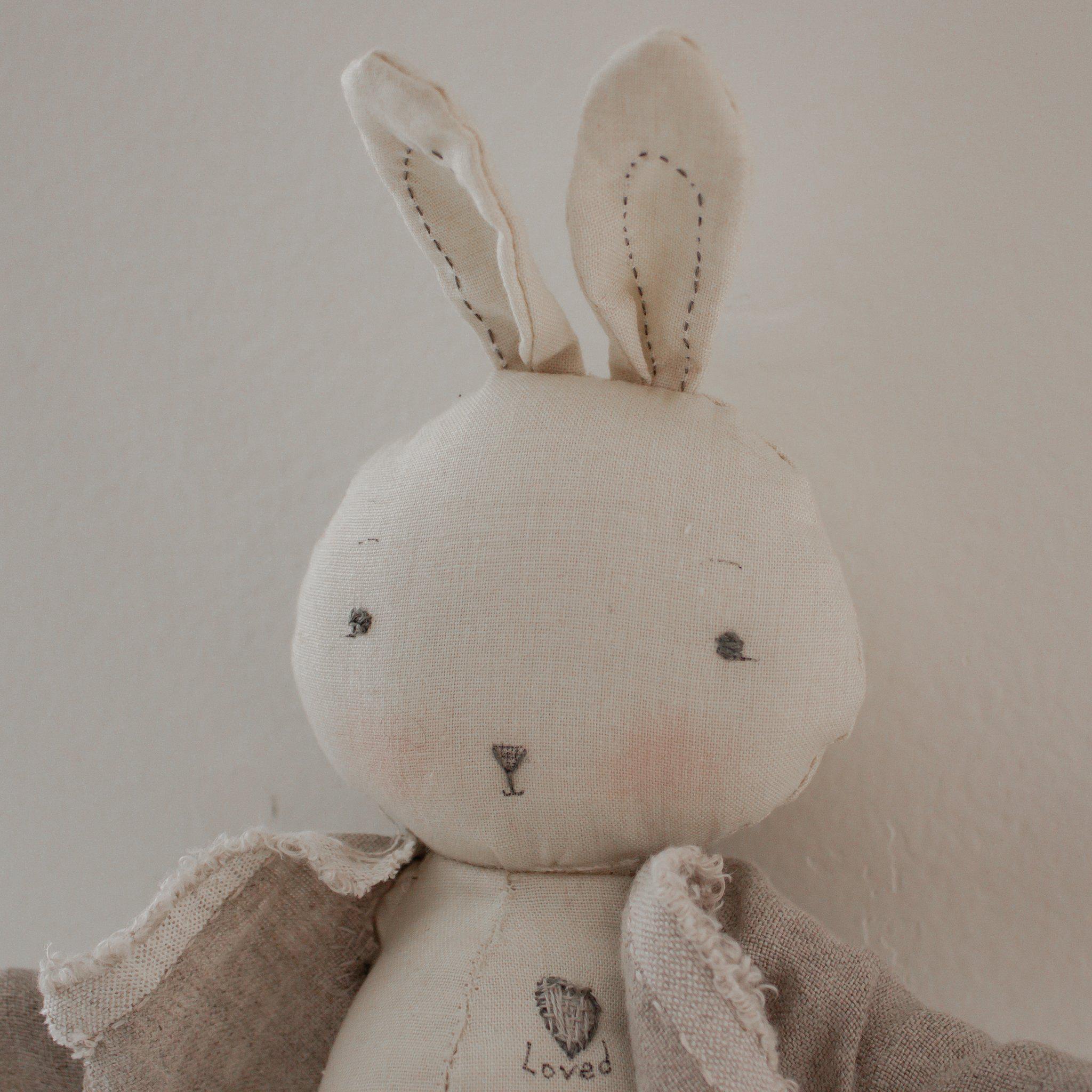 RETIRED - Hutch Studio Original - Loved Bunny - One of A Kind、mySite、g9winljtr