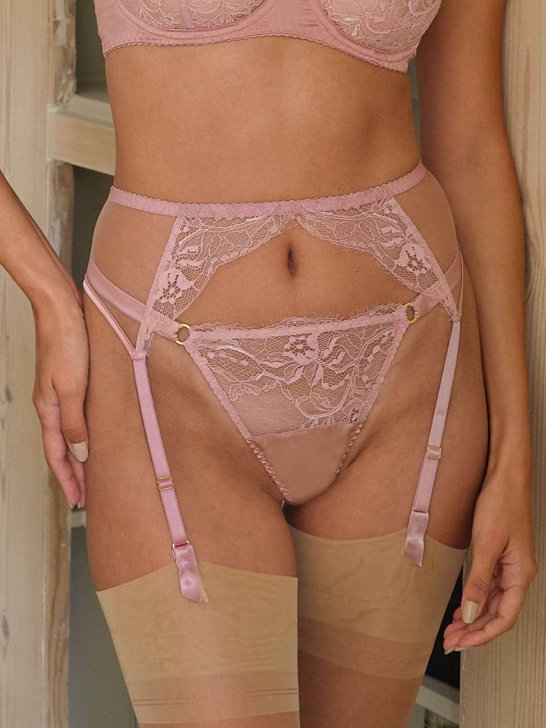  Lyla Suspender Belt、mySite、justintrudeaud