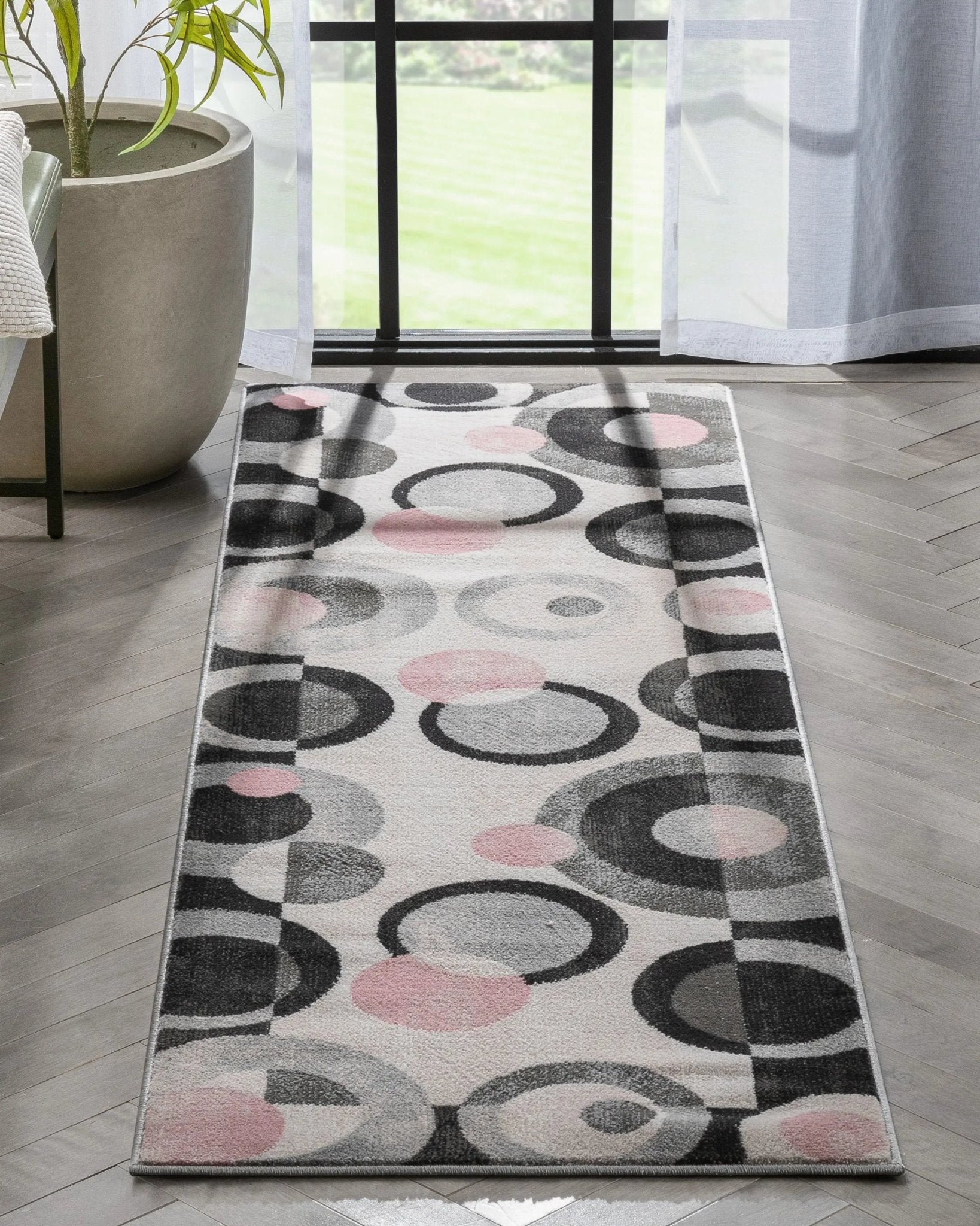 Avi Modern Geometric Grey Blush Rug、mySite、gigharbornorthrealestate