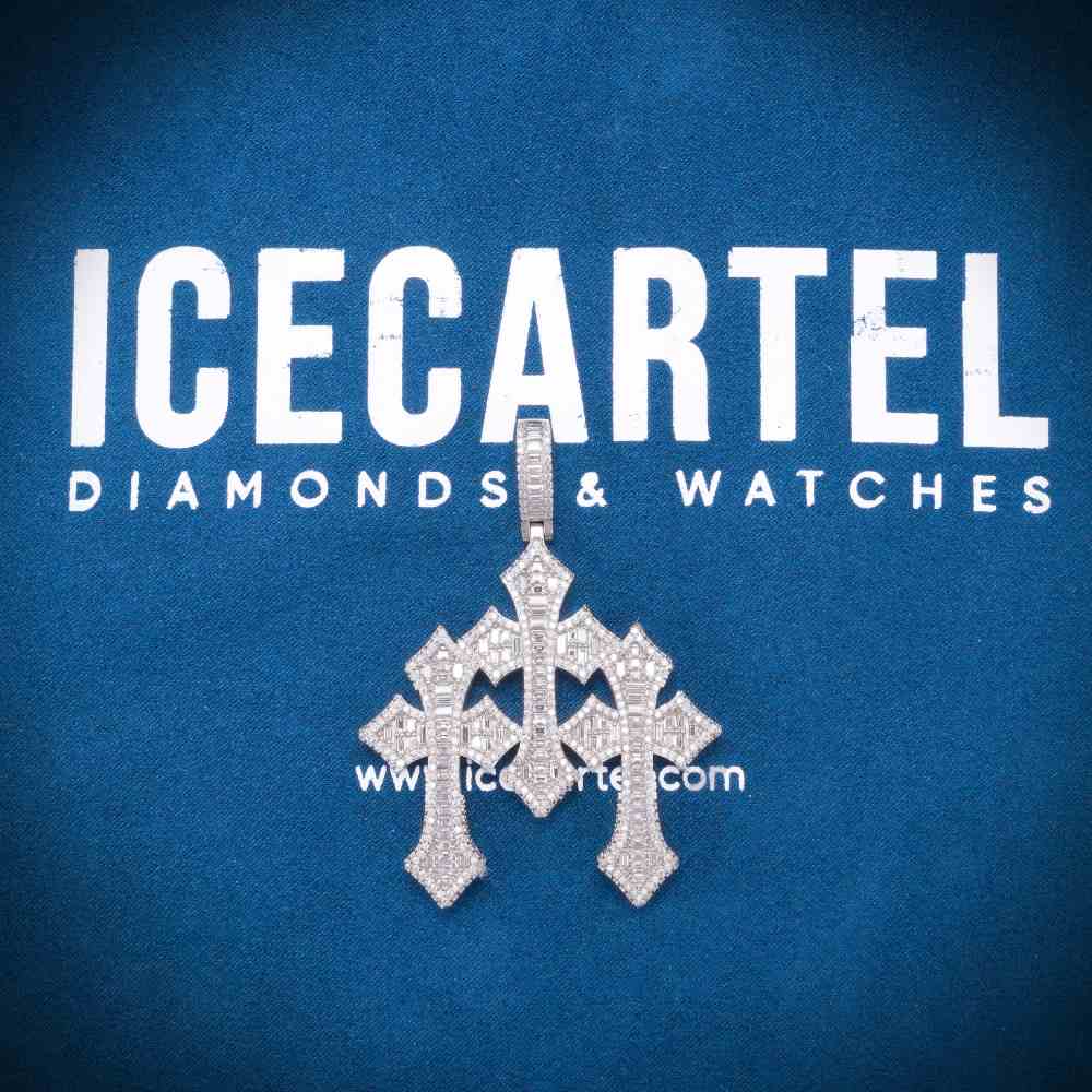 Baguette Moissanite Triple Ornamental Cross Pendant 14K Gold、mySite、hinf8tx79