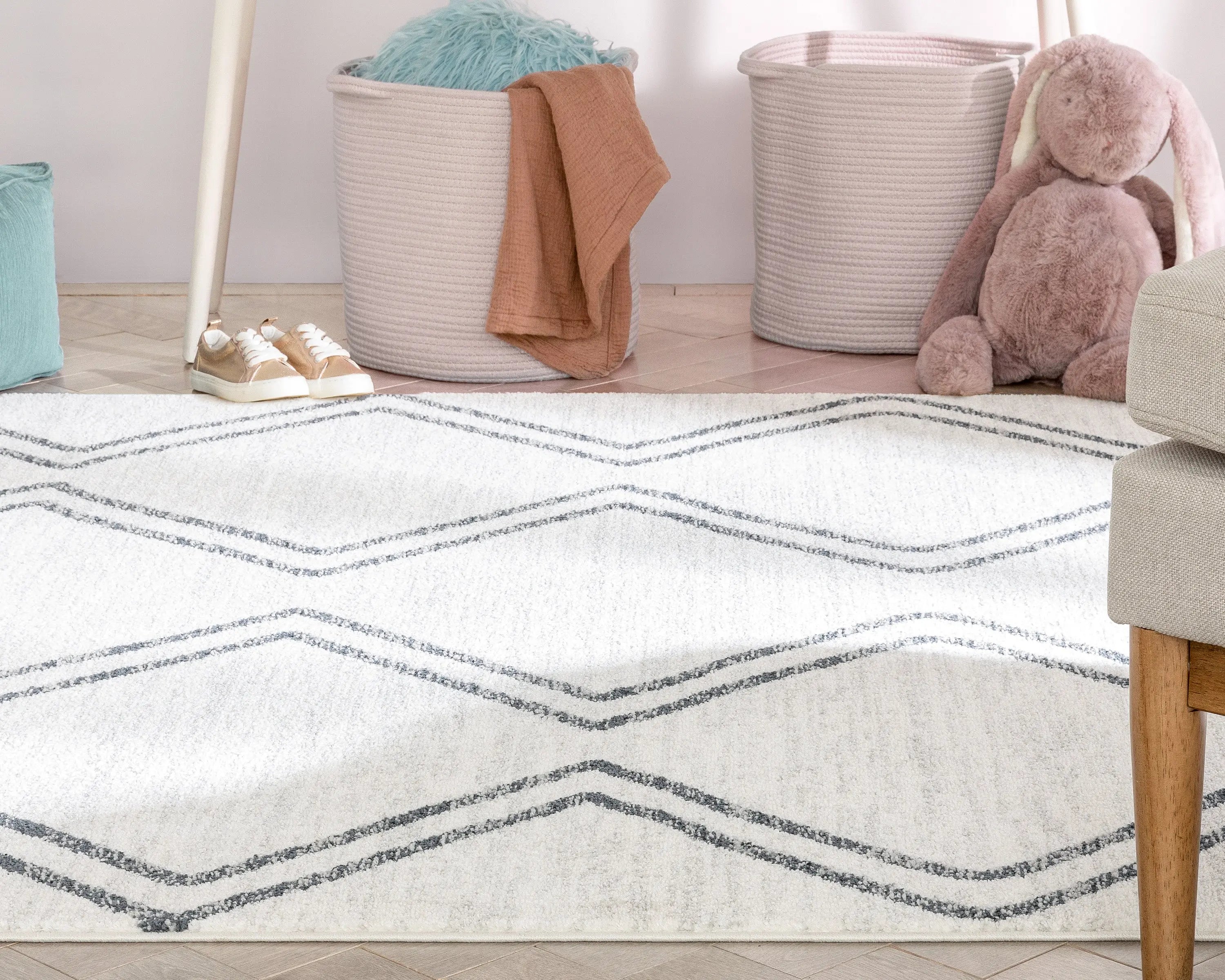 Reeve Modern Chevron Zig-Zag Grey Ivory Kids Rug、mySite、gigharbornorthrealestate