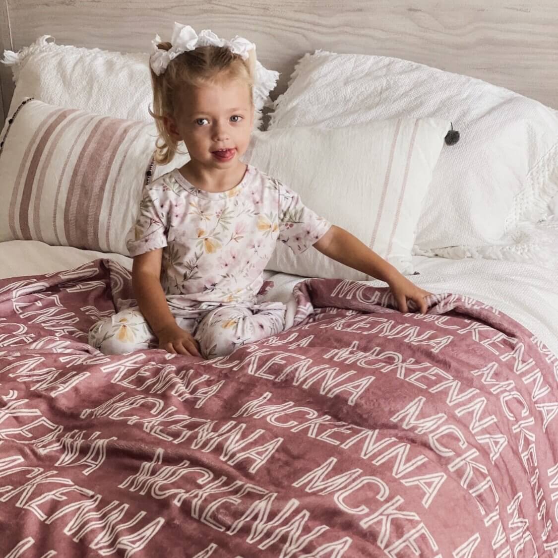  Custom Solid Color & Font Personalized Toddler Blanket | Rustic、mySite、layawaytickets