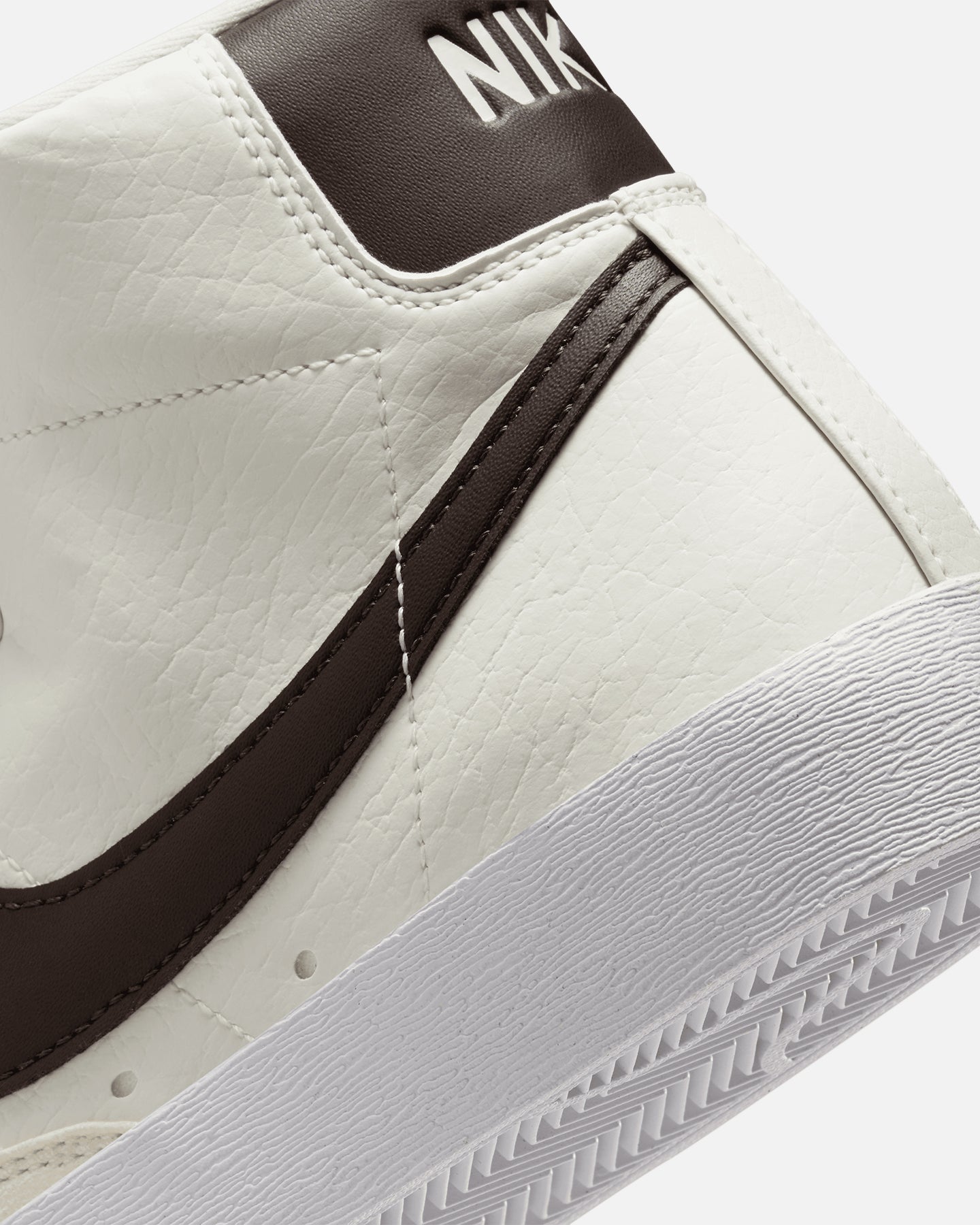 Nike Women's Blazer Mid '77 Sail/Baroque Brown、mySite、zt4zffjzw