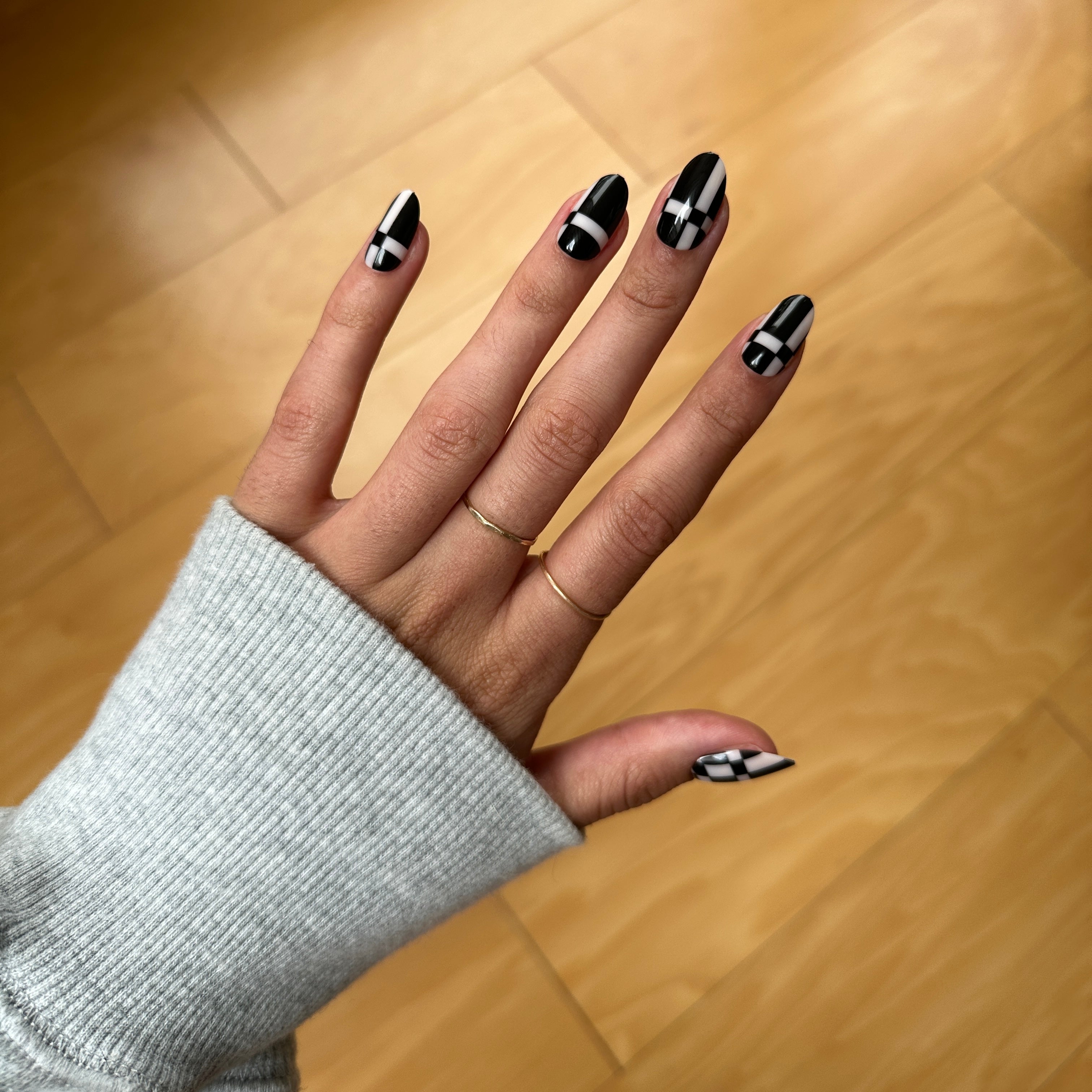 Geometric Plaid | Medium | Oval - Tab Press-On、mySite、solidvoid