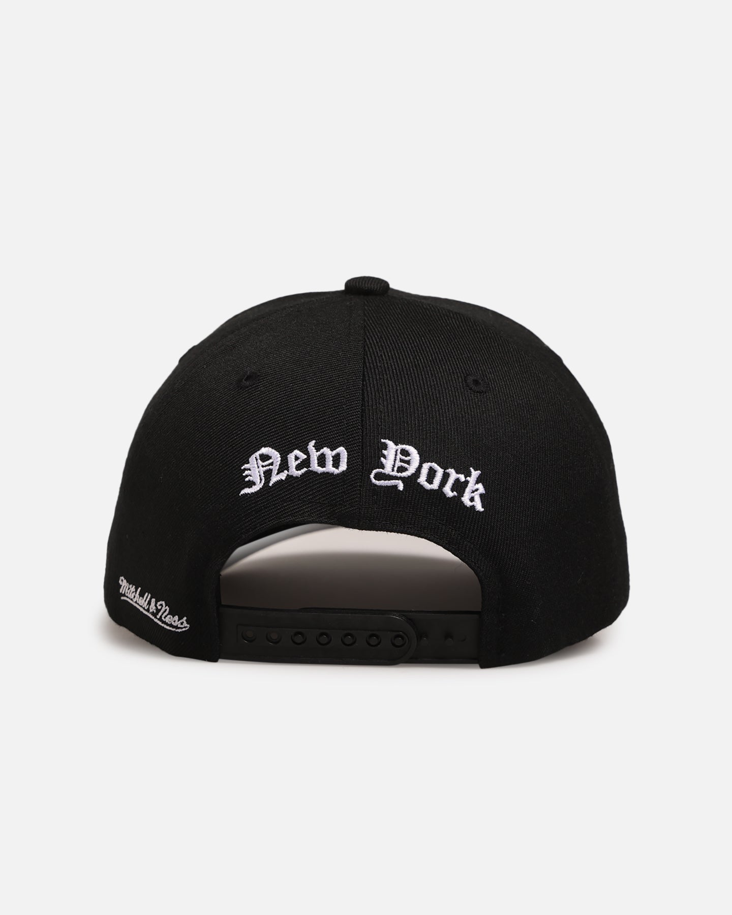 Mitchell & Ness New York Knicks 'Gothic Letter' Pro Pinch Snapback Black、mySite、zt4zffjzw